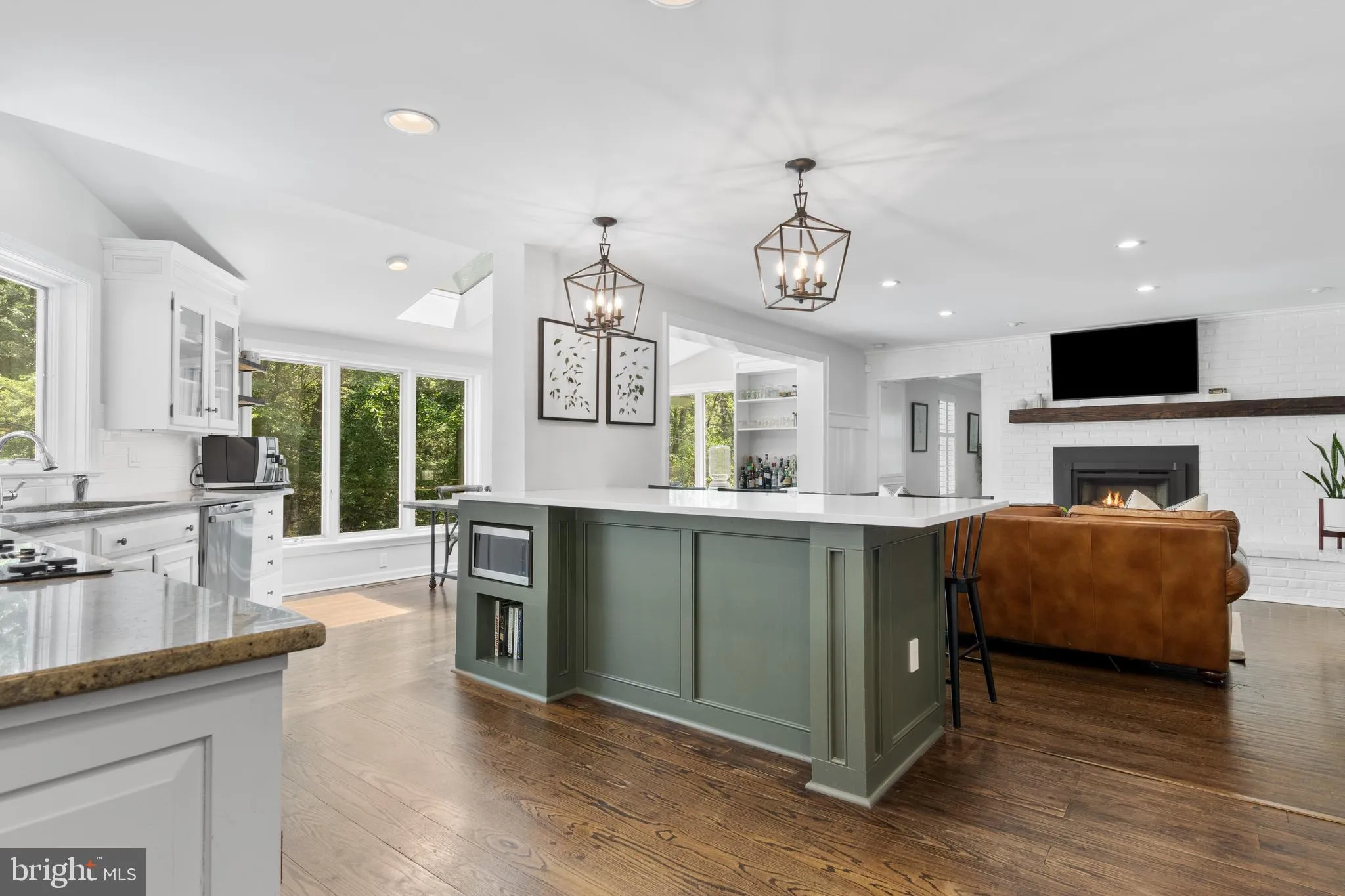 Devon, Pennsylvania 19333, United States, 5 Bedrooms Bedrooms, ,4 BathroomsBathrooms,Residential,Pending,147021