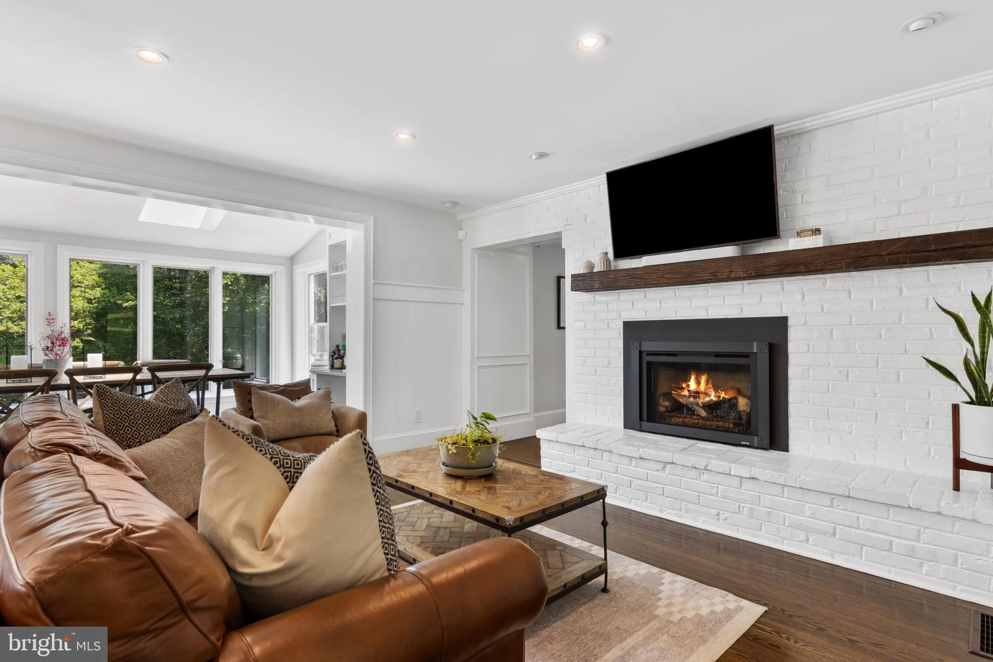 Devon, Pennsylvania 19333, United States, 5 Bedrooms Bedrooms, ,4 BathroomsBathrooms,Residential,Pending,147021