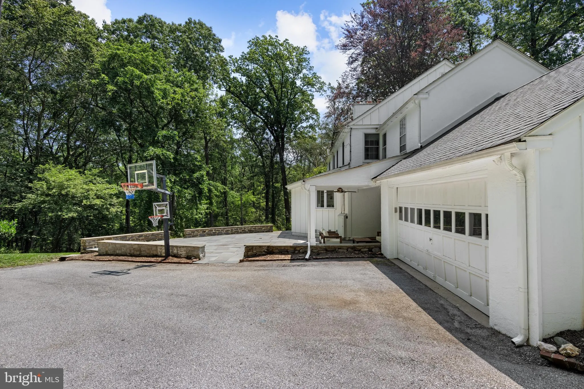 Devon, Pennsylvania 19333, United States, 5 Bedrooms Bedrooms, ,4 BathroomsBathrooms,Residential,Pending,147021