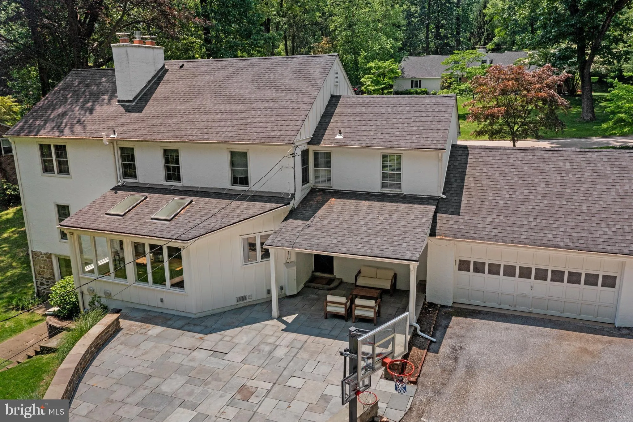 Devon, Pennsylvania 19333, United States, 5 Bedrooms Bedrooms, ,4 BathroomsBathrooms,Residential,Pending,147021