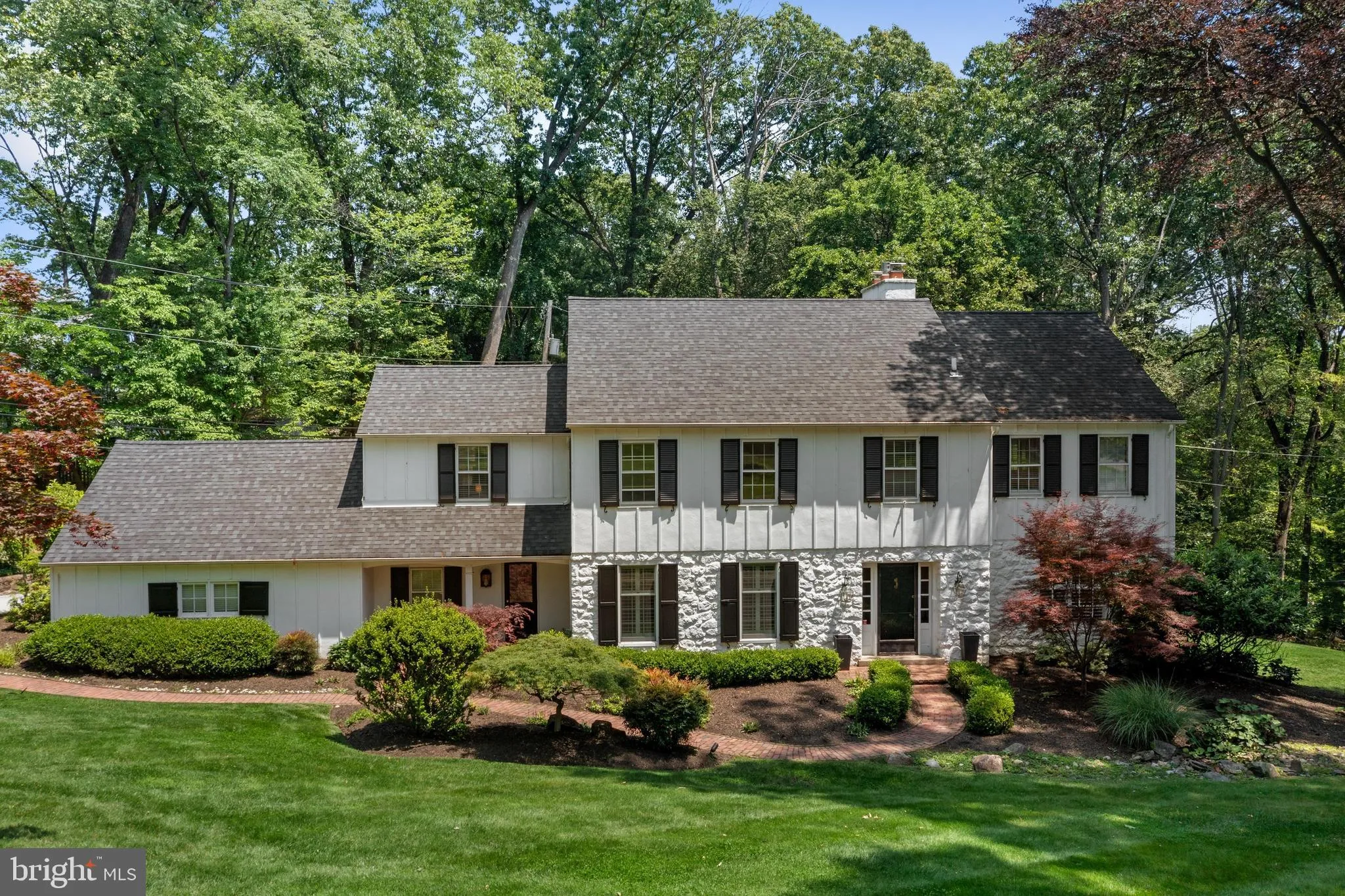 Devon, Pennsylvania 19333, United States, 5 Bedrooms Bedrooms, ,4 BathroomsBathrooms,Residential,Pending,147021