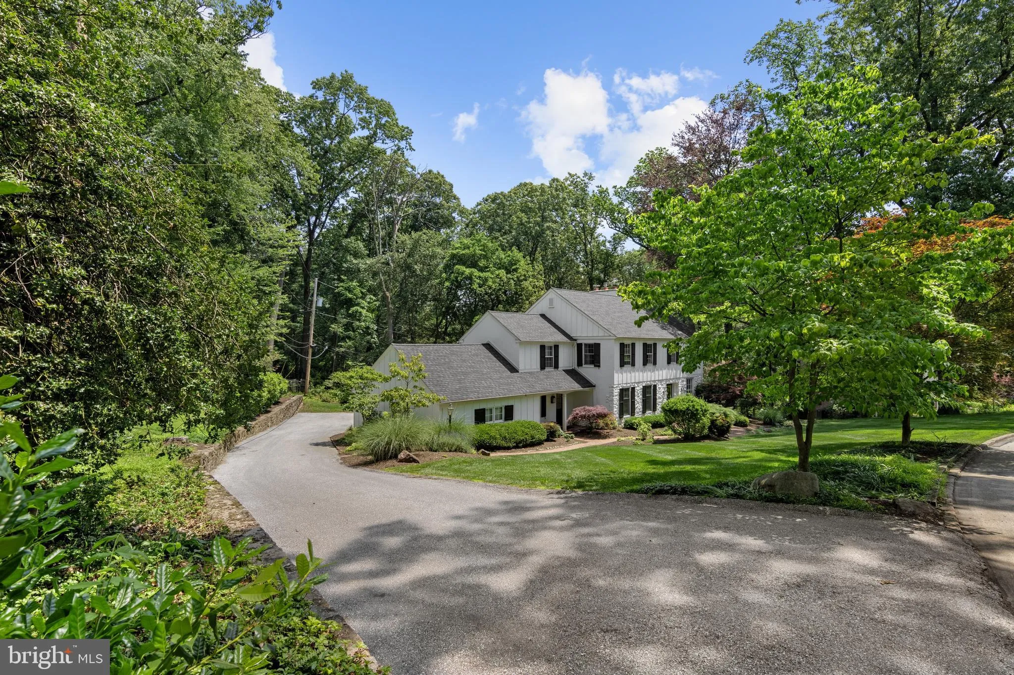 Devon, Pennsylvania 19333, United States, 5 Bedrooms Bedrooms, ,4 BathroomsBathrooms,Residential,Pending,147021