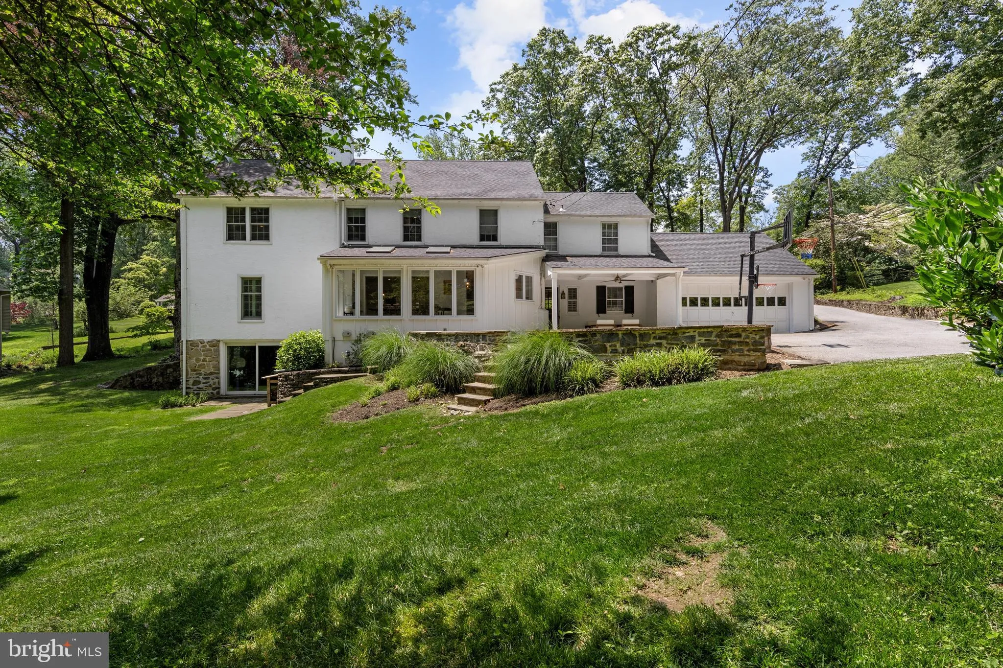 Devon, Pennsylvania 19333, United States, 5 Bedrooms Bedrooms, ,4 BathroomsBathrooms,Residential,Pending,147021