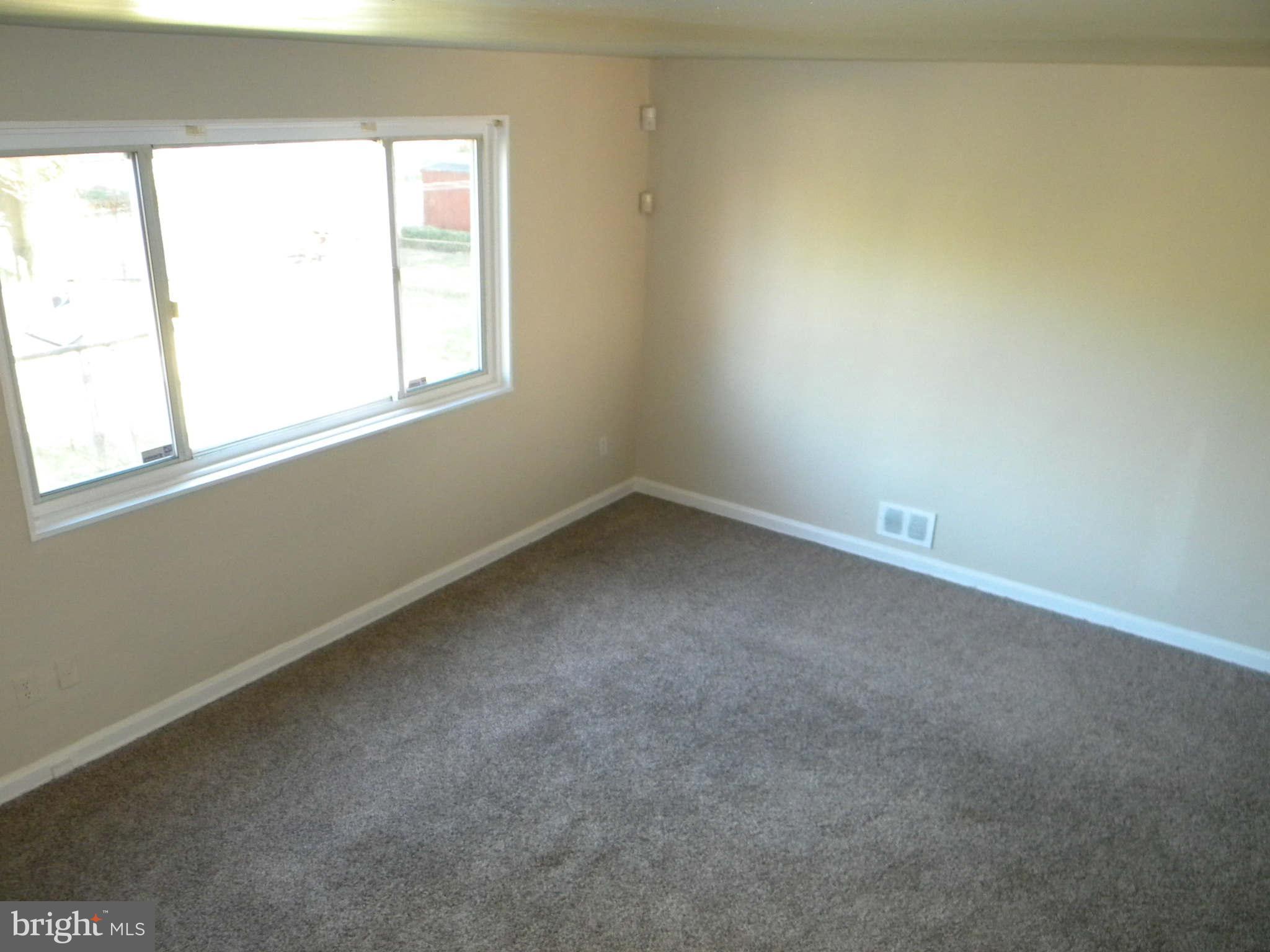 GLASSMANOR - Residential Lease