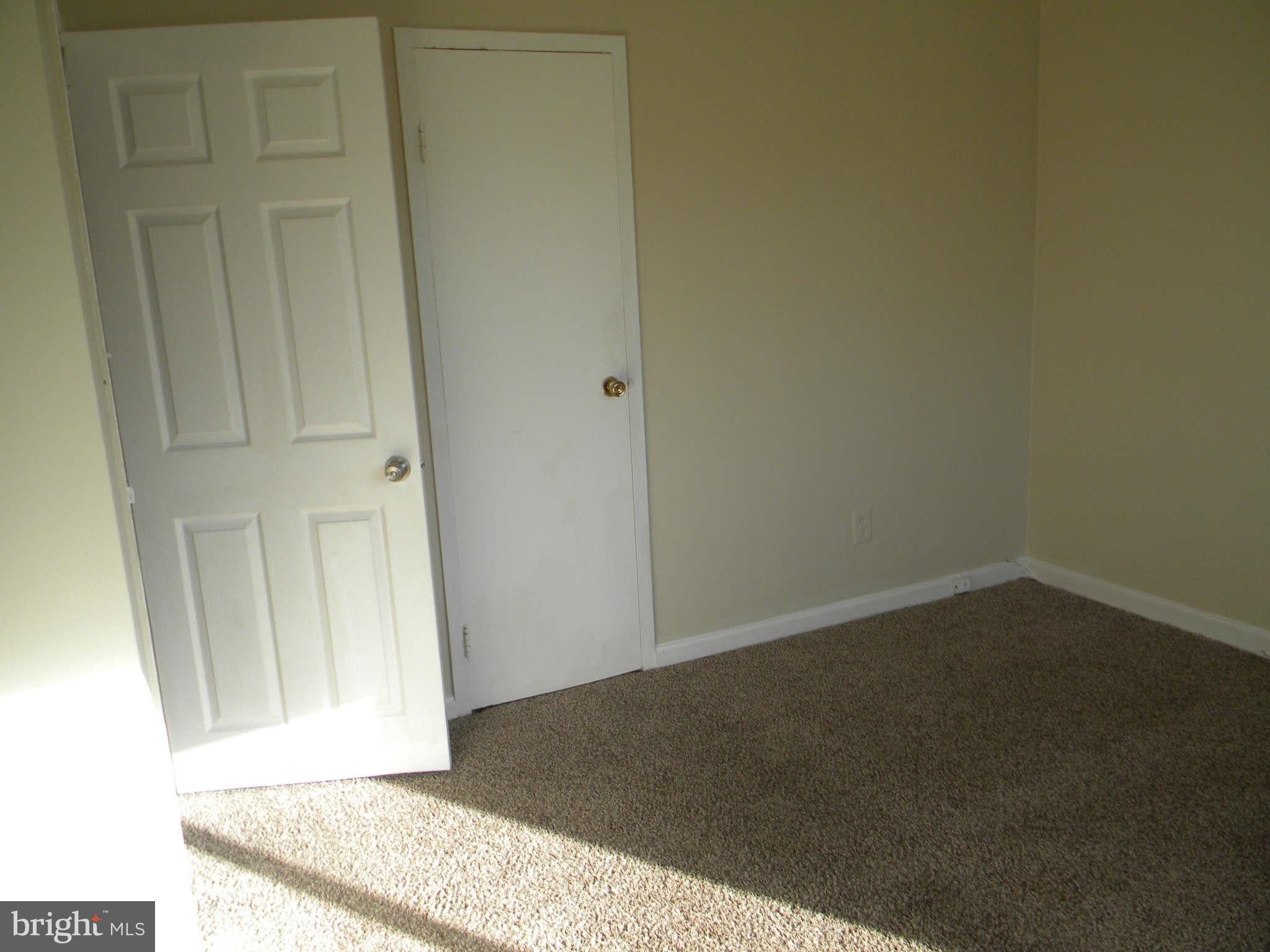 GLASSMANOR - Residential Lease