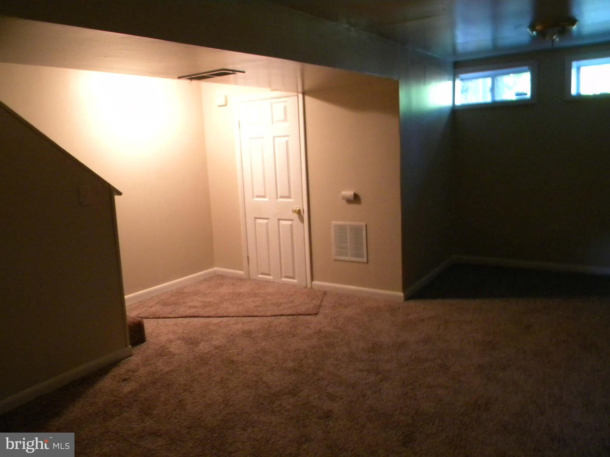 GLASSMANOR - Residential Lease