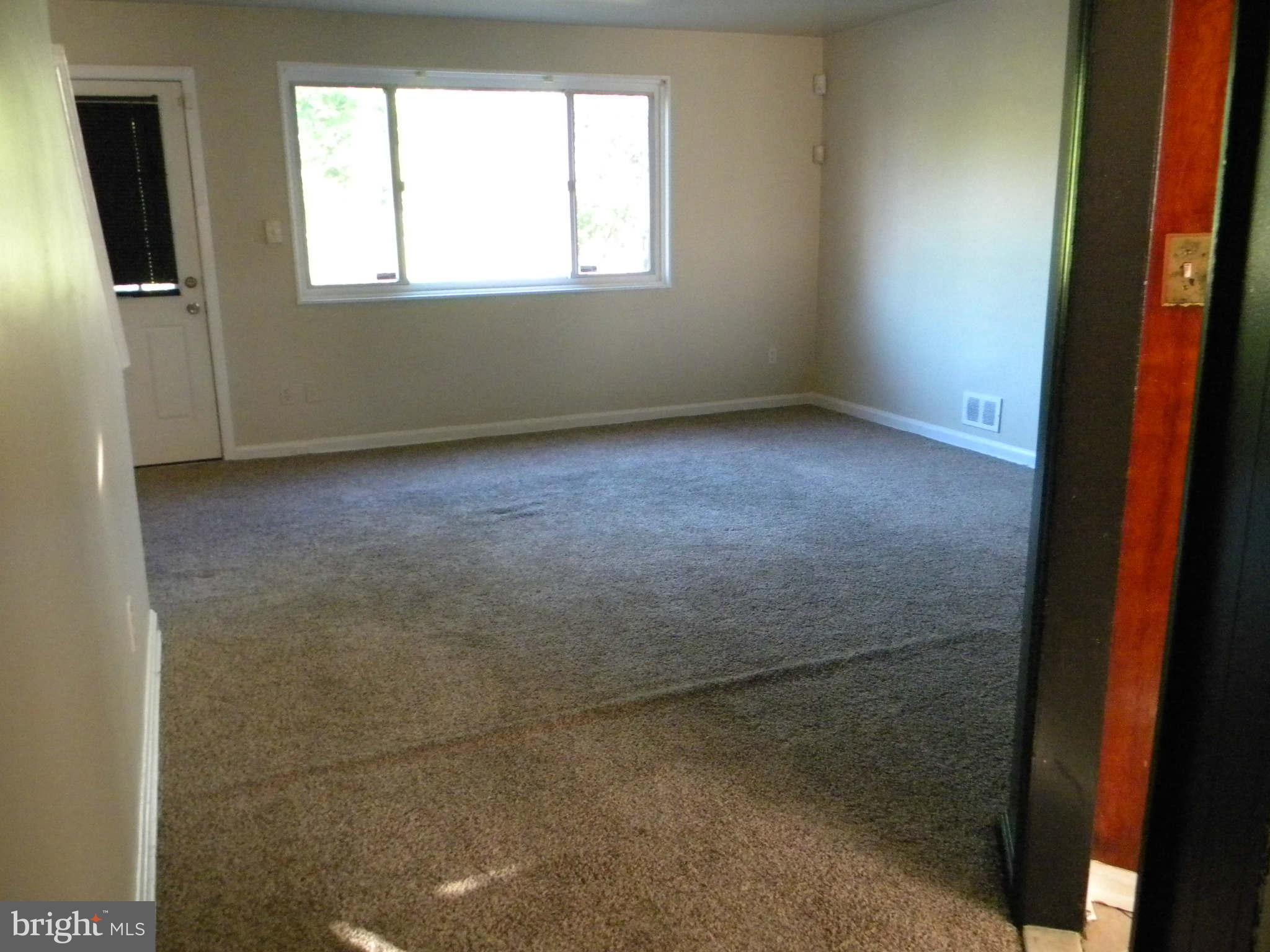 GLASSMANOR - Residential Lease