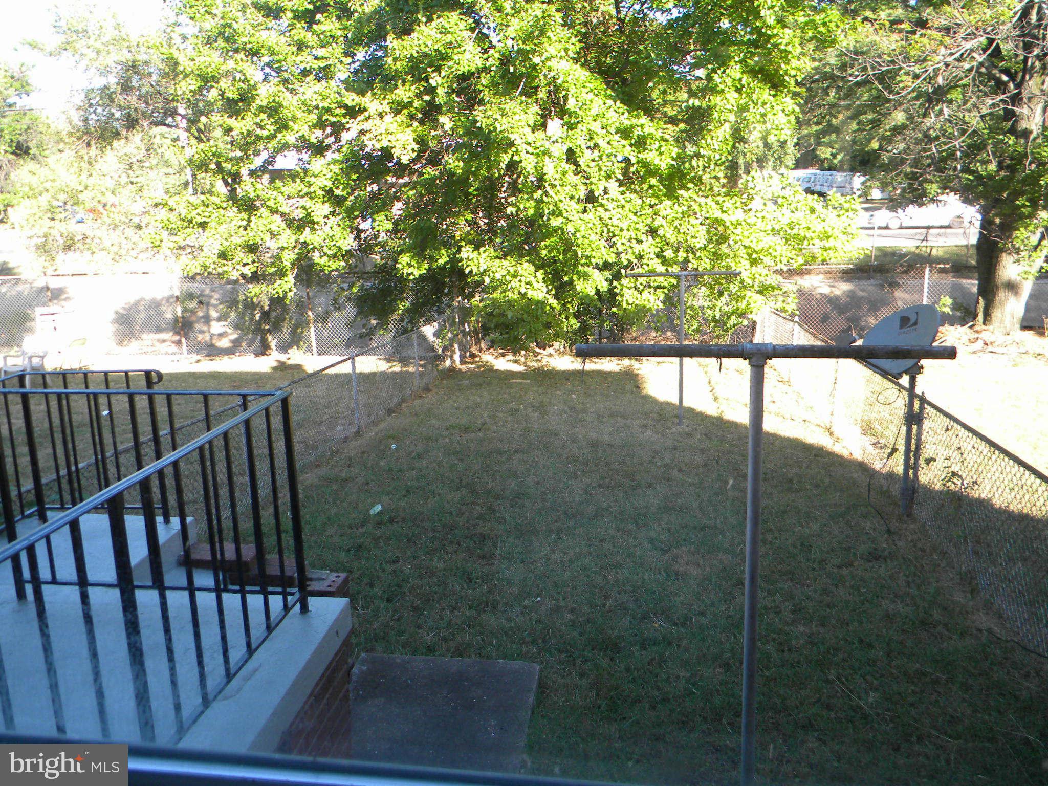 GLASSMANOR - Residential Lease