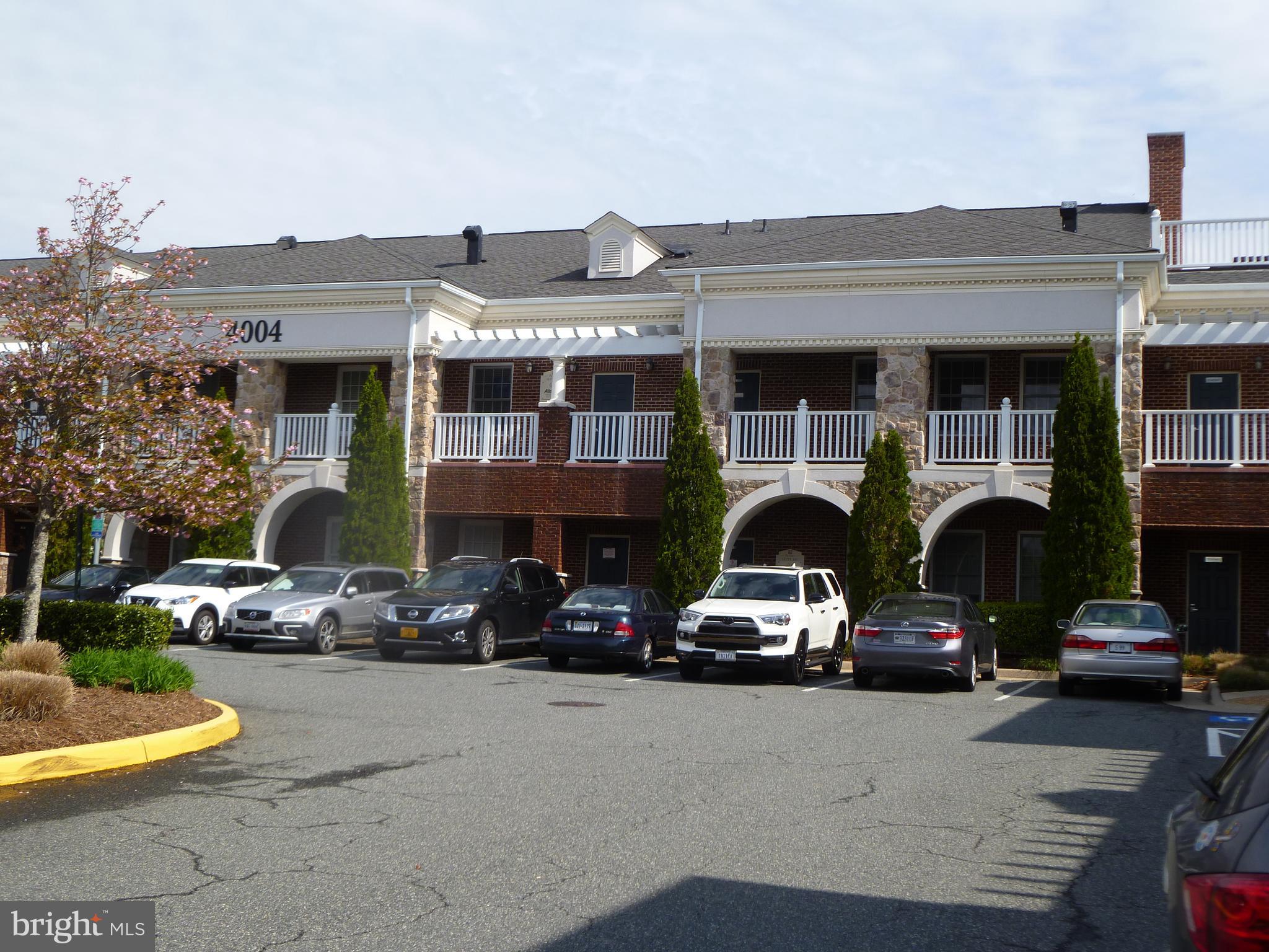4004 GENESEE PLACE B-201