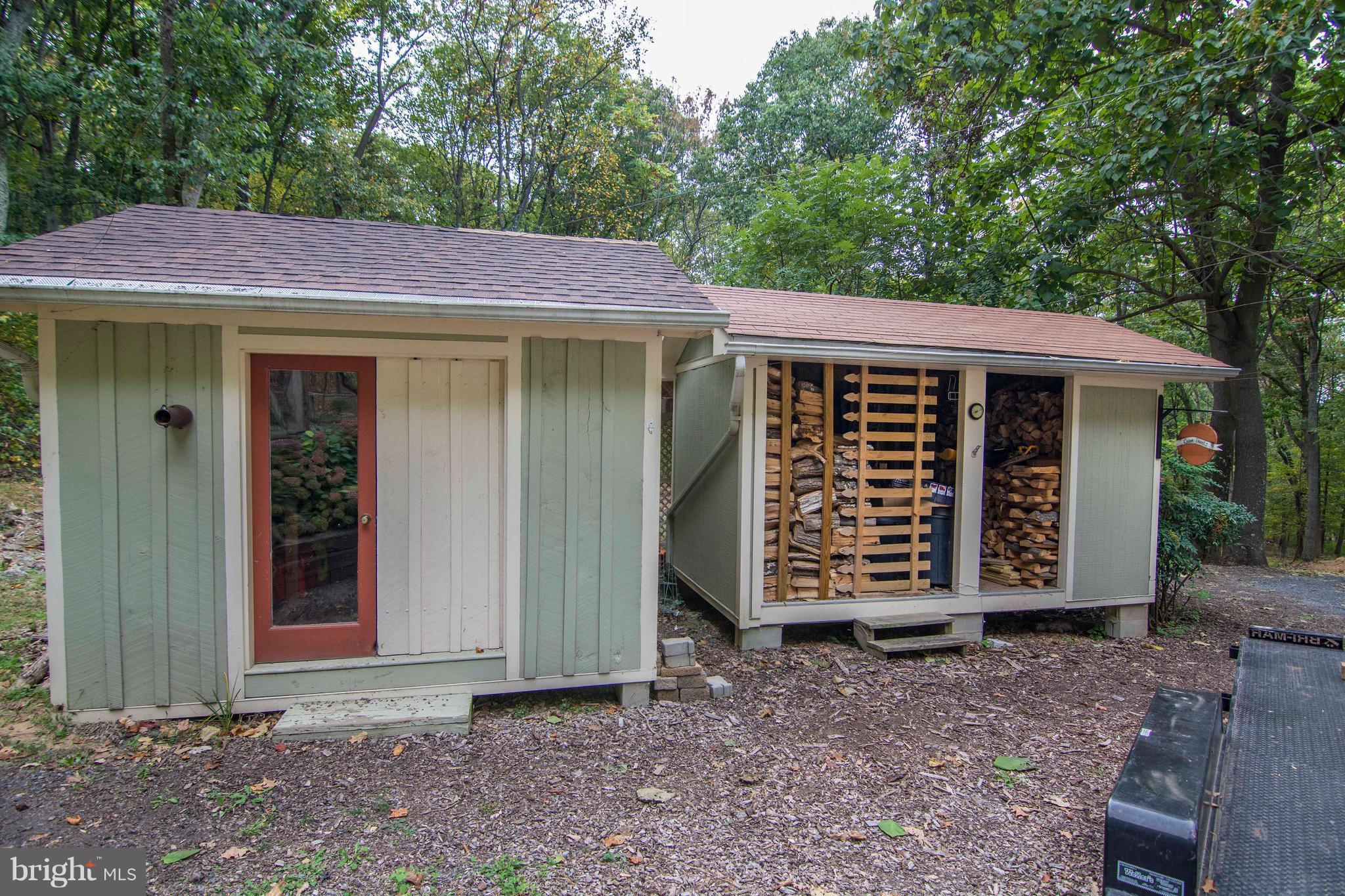 SHANGRI-LA - Residential