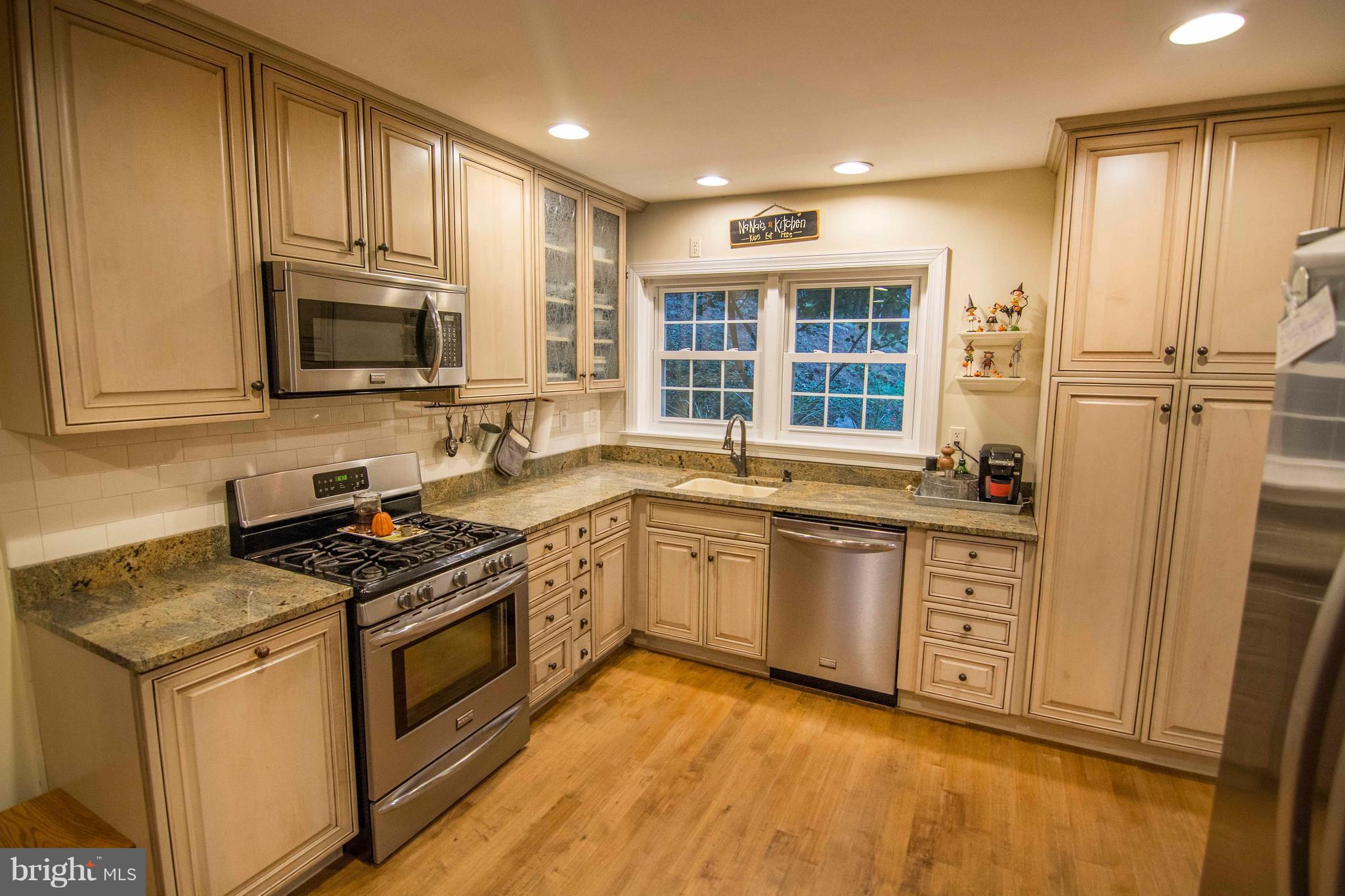 SHANGRI-LA - Residential