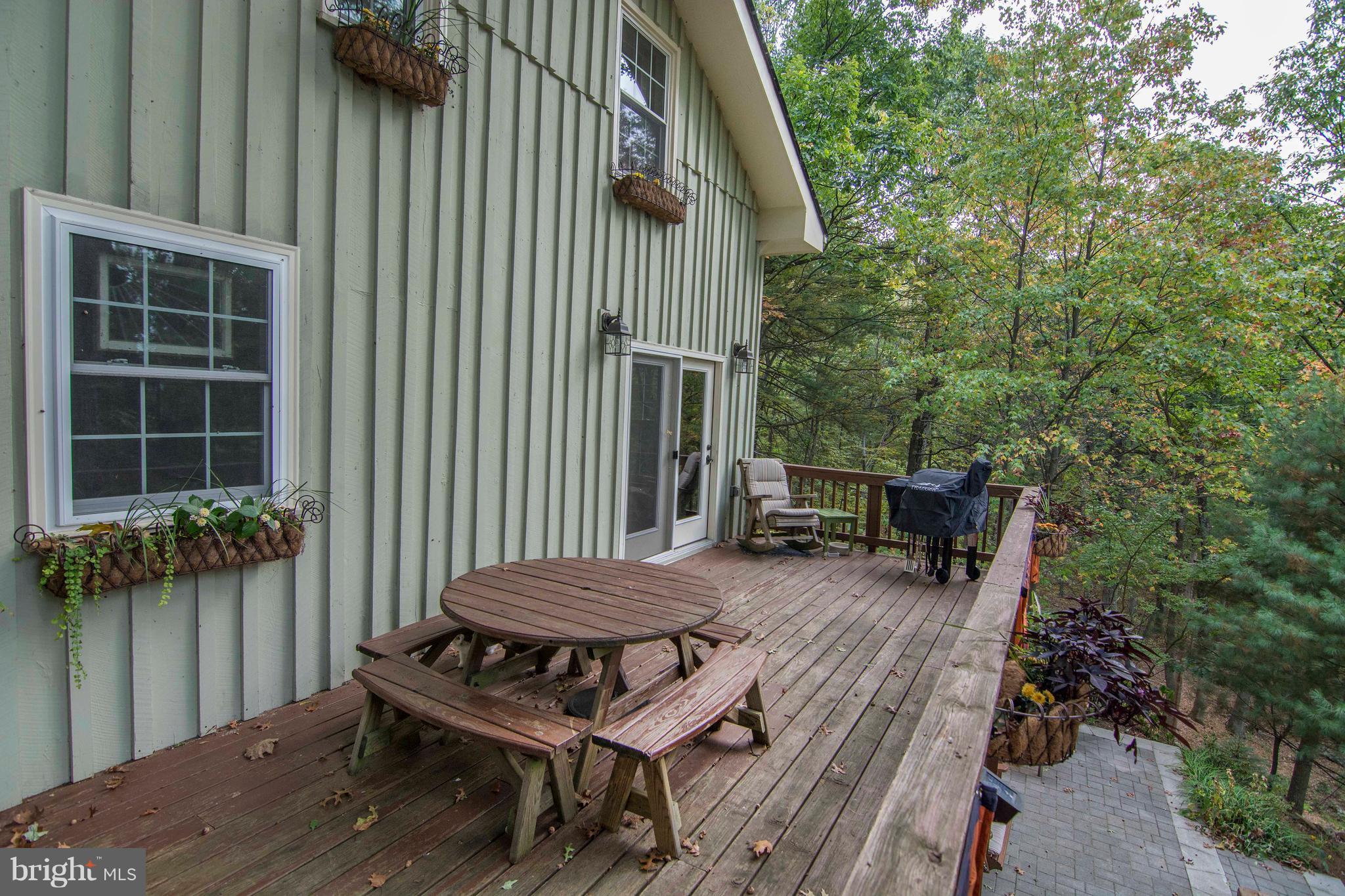 SHANGRI-LA - Residential