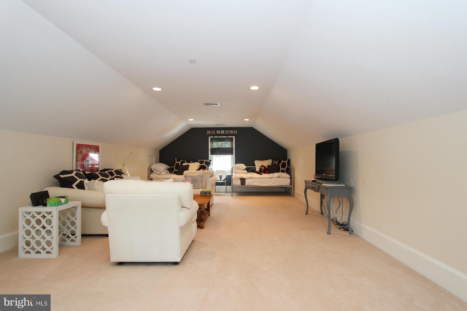 WEST CHEVY CHASE HEIGHTS - Residential