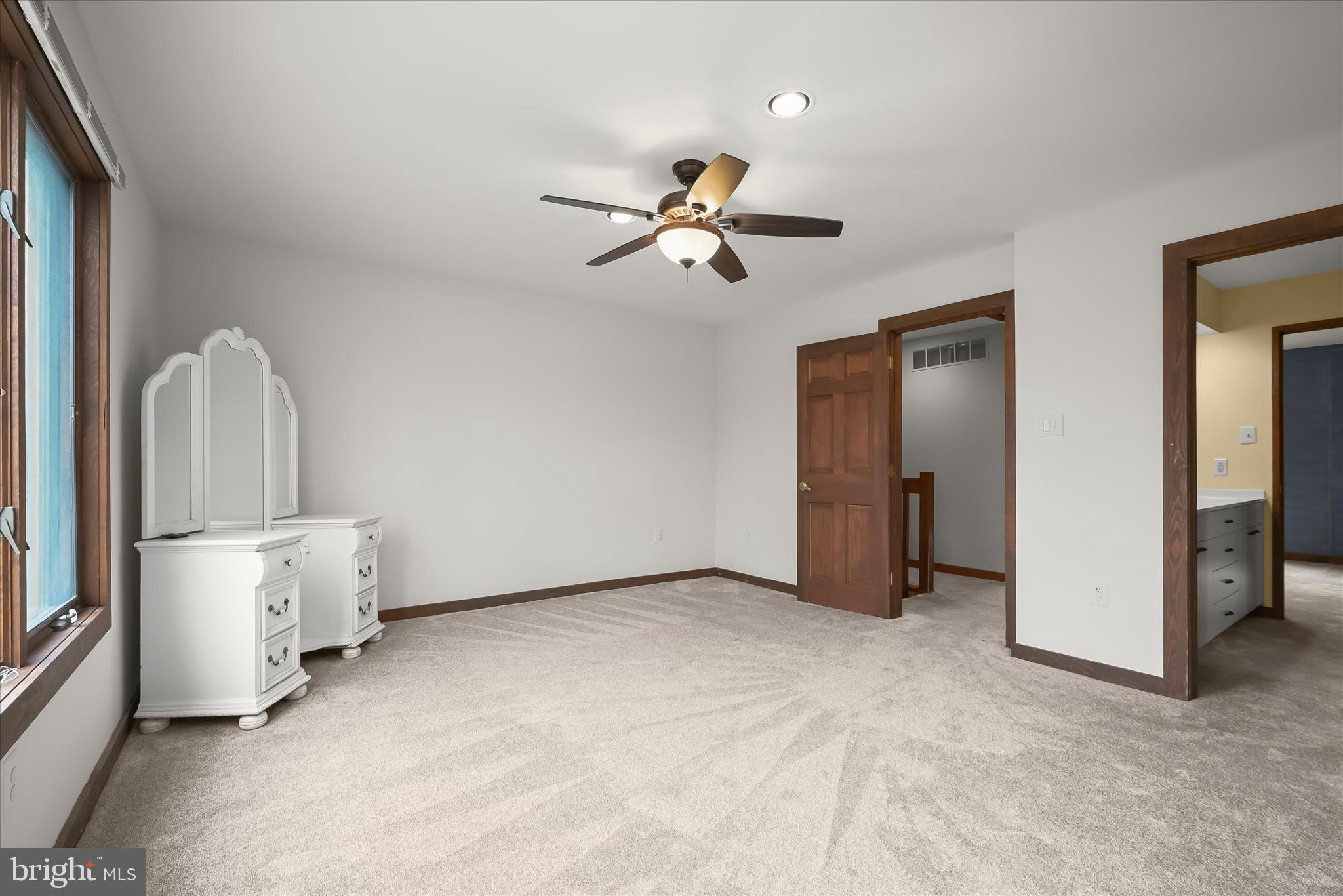 RIDGEWOOD - Residential