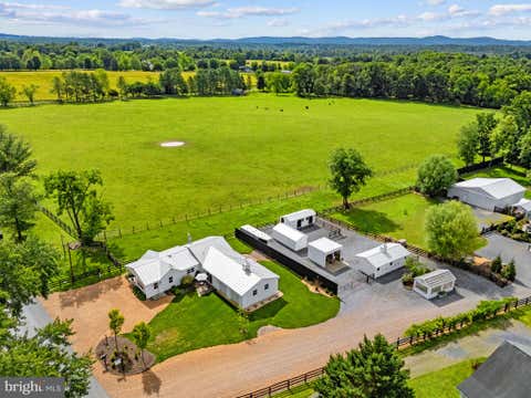 Homes For Sale - 35327 Snake Hill Road<br/> MIDDLEBURG, VA 20117