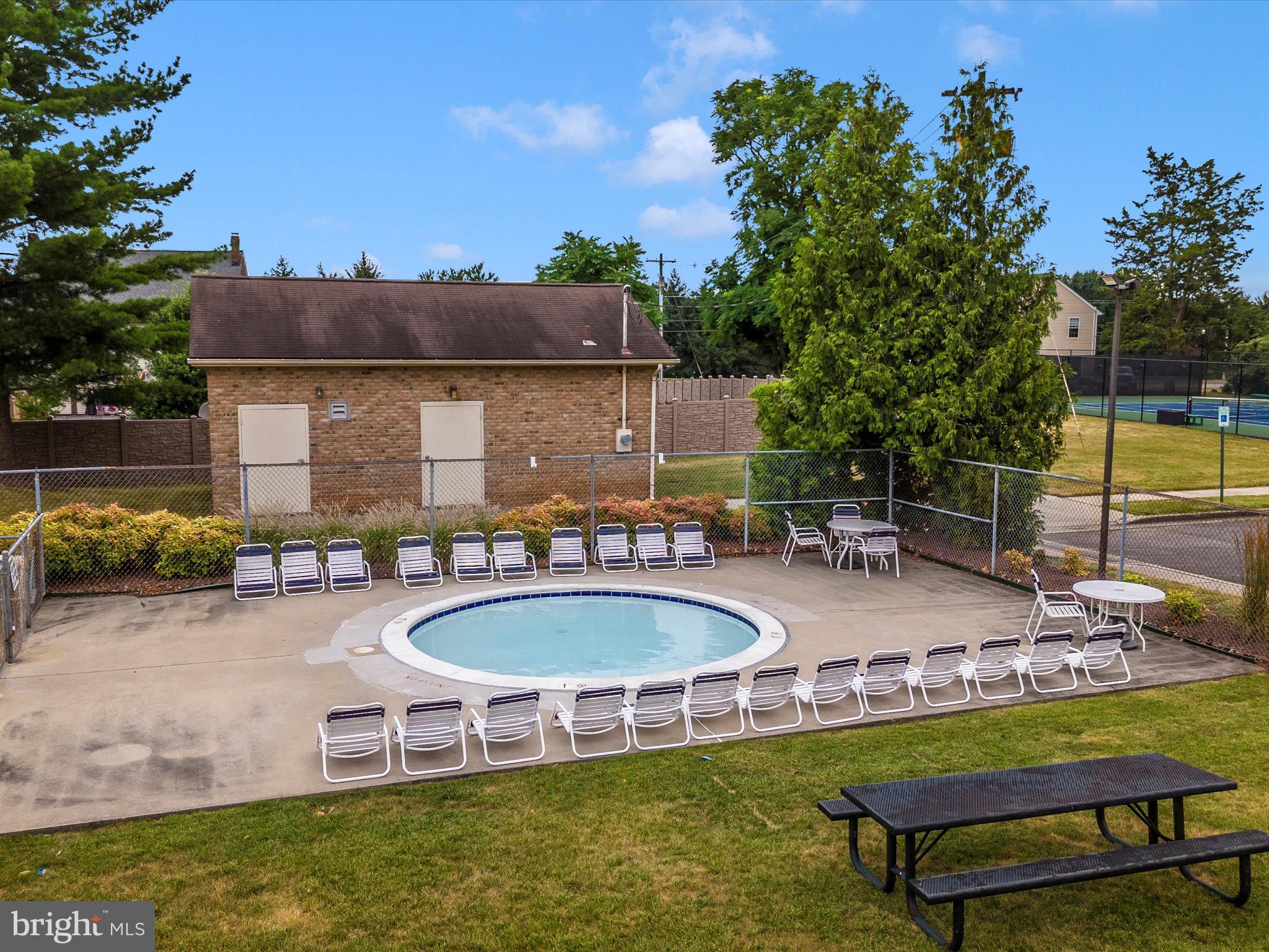 WATERSIDE - Residential