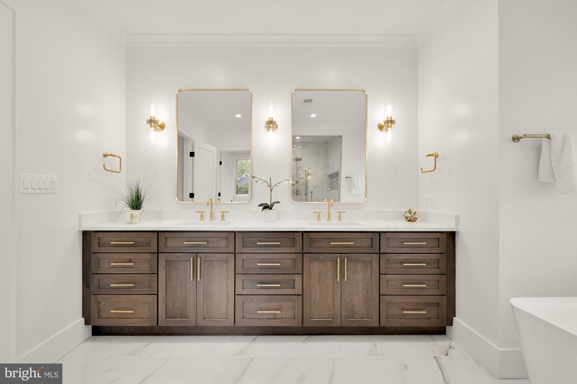 KENSINGTON ESTATES - Residential