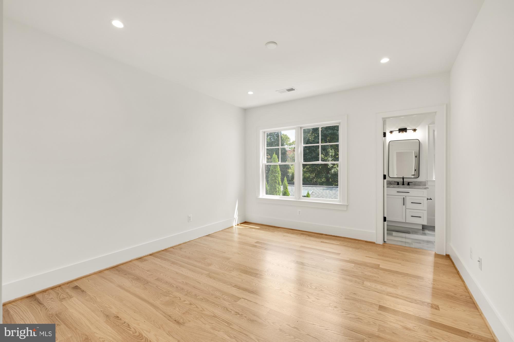 KENSINGTON ESTATES - Residential