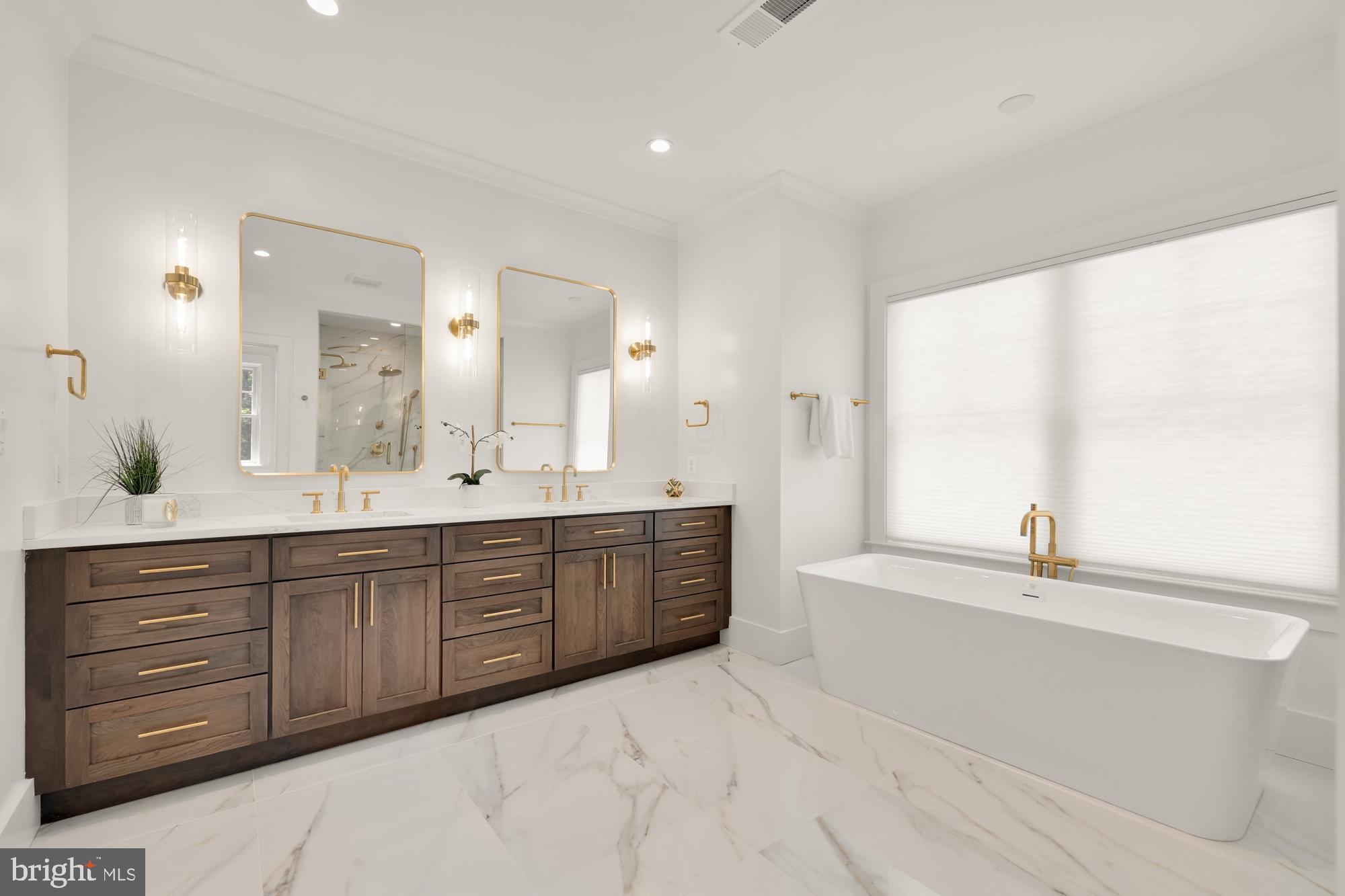 KENSINGTON ESTATES - Residential