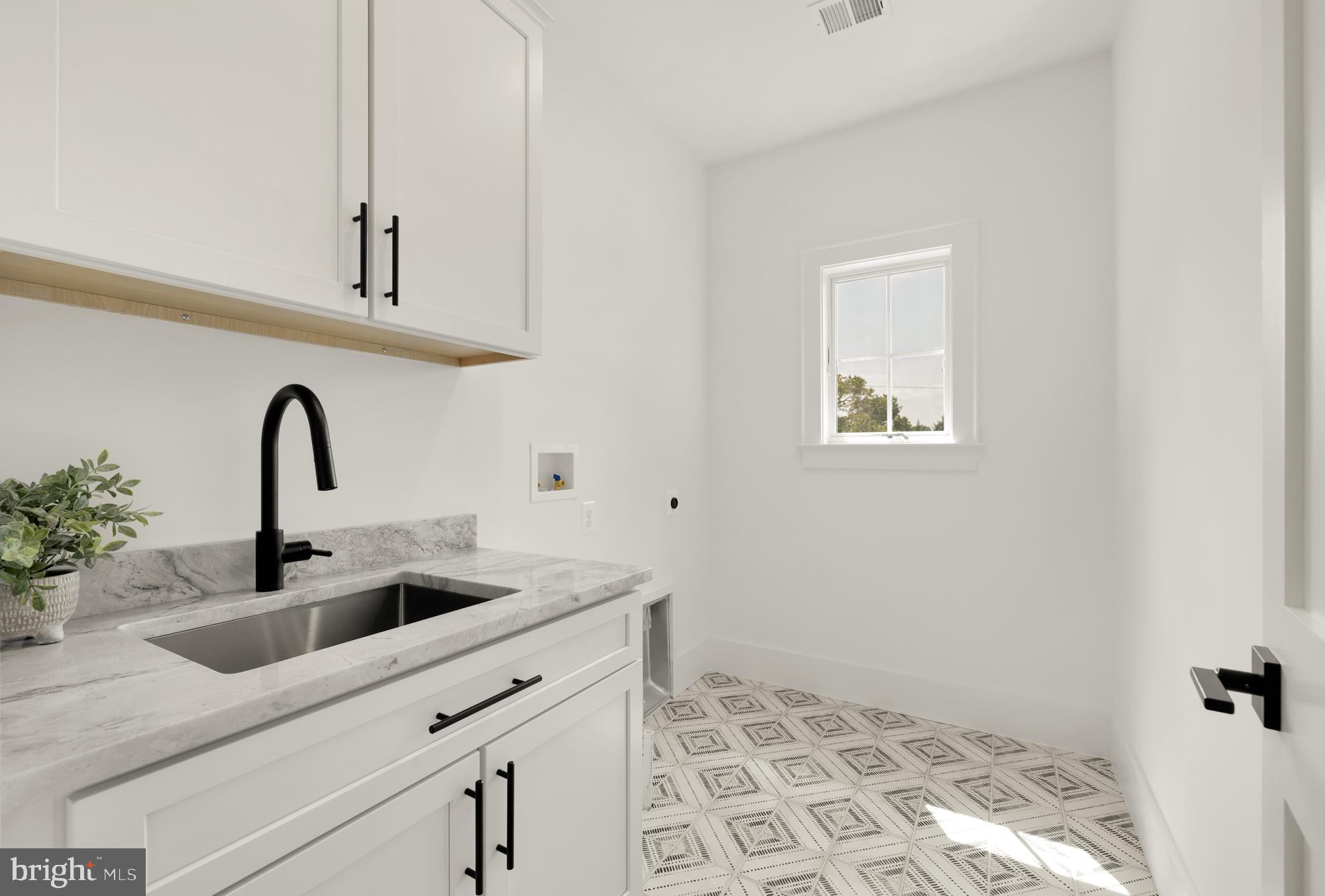 KENSINGTON ESTATES - Residential