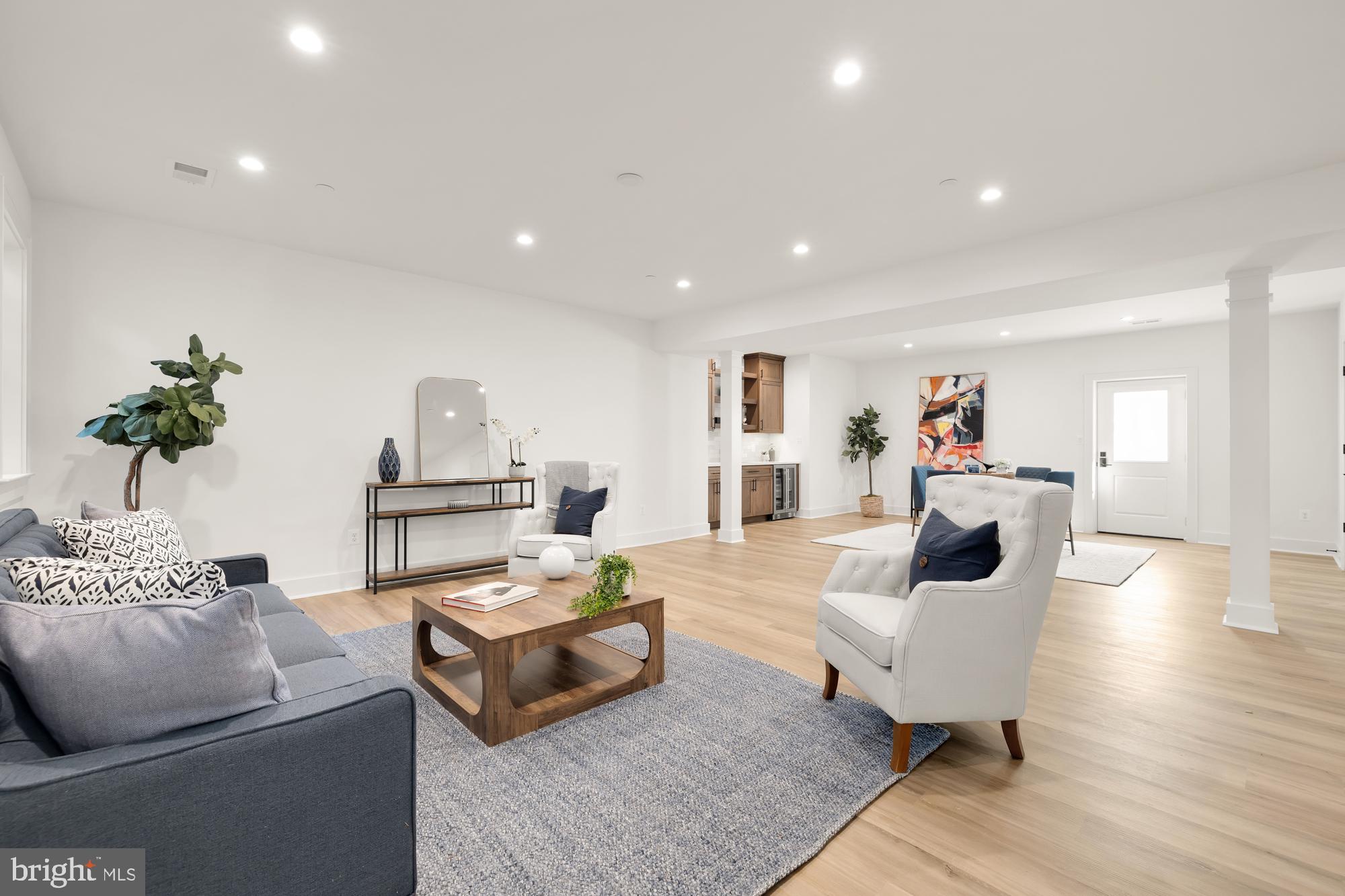 KENSINGTON ESTATES - Residential