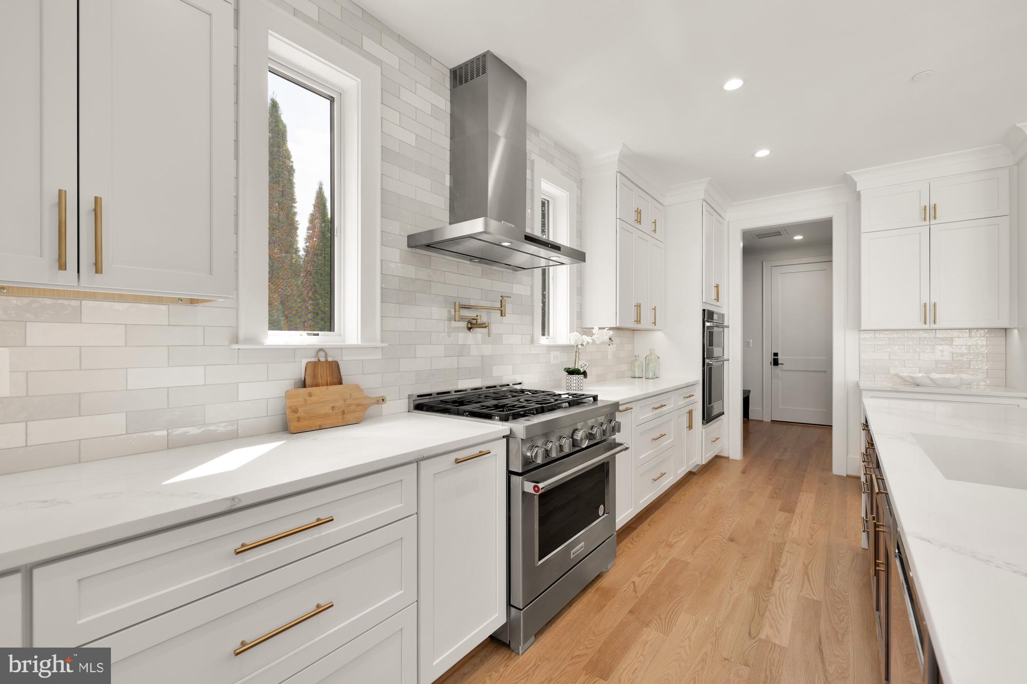 KENSINGTON ESTATES - Residential