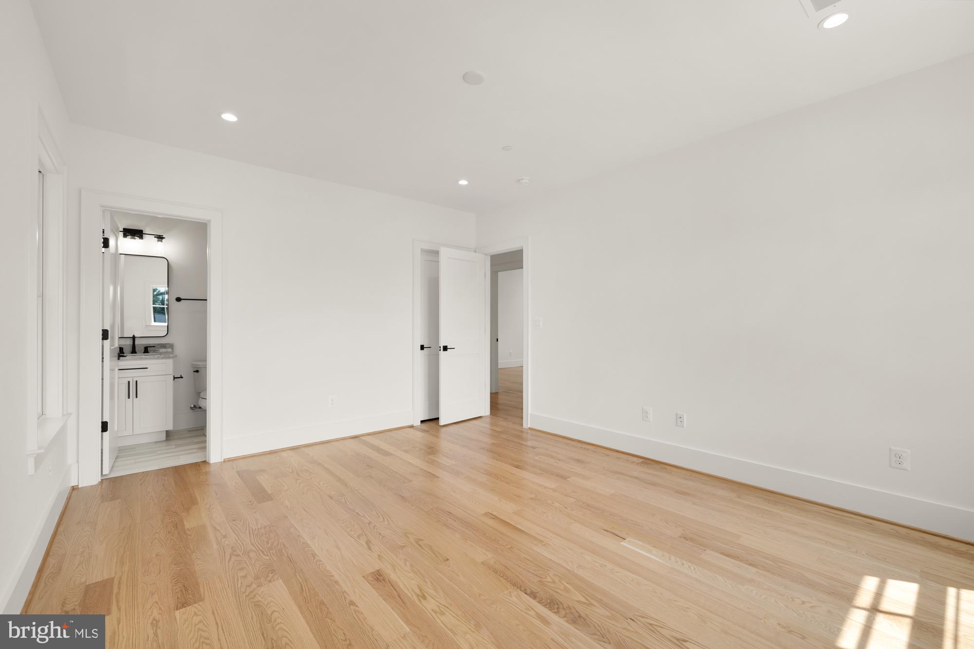 KENSINGTON ESTATES - Residential