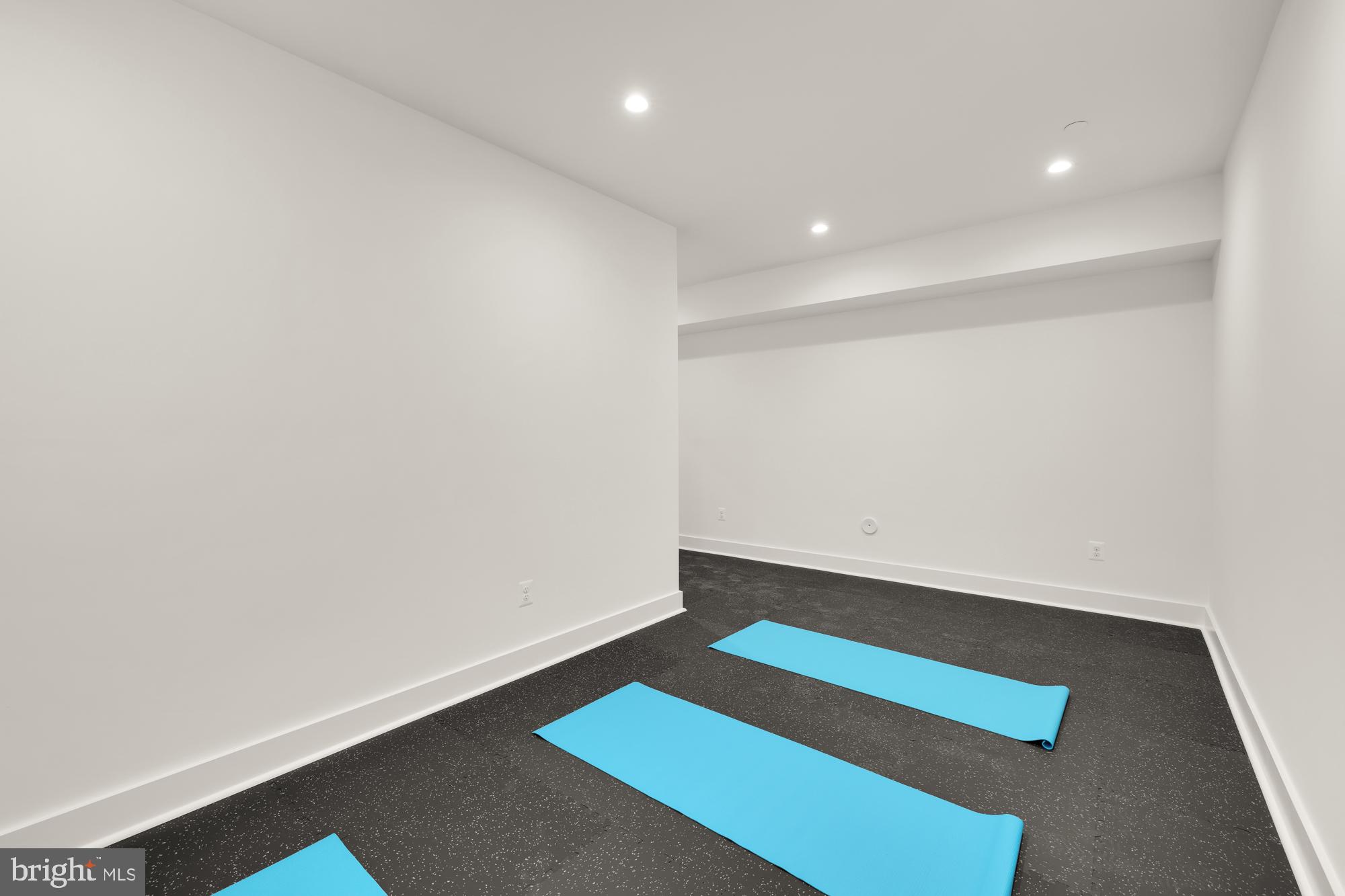 KENSINGTON ESTATES - Residential