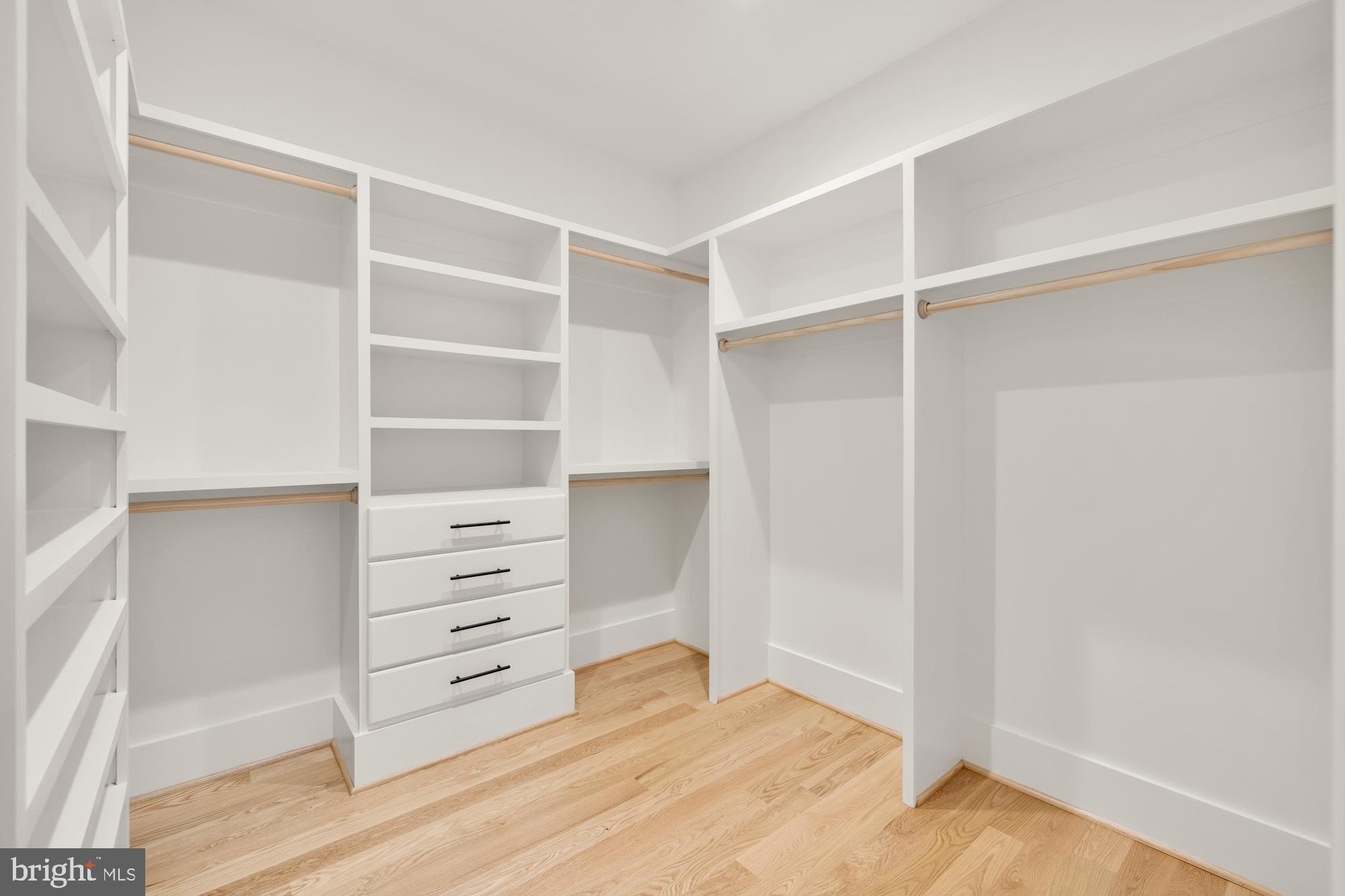 KENSINGTON ESTATES - Residential