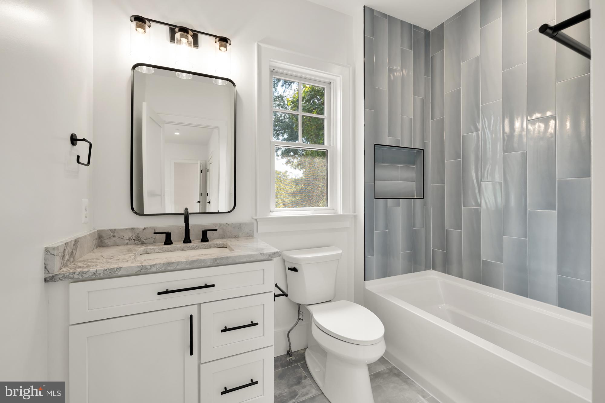 KENSINGTON ESTATES - Residential