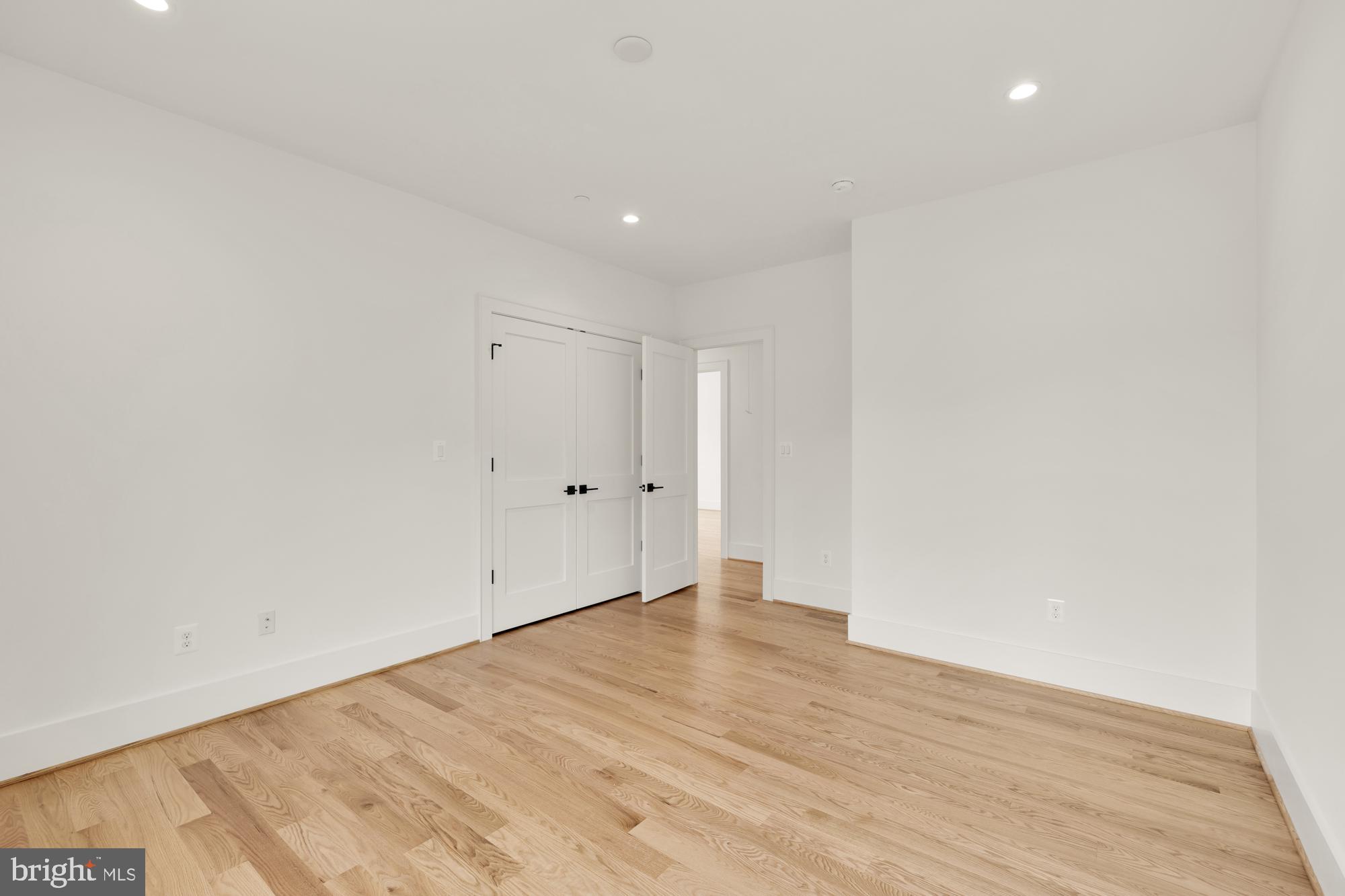 KENSINGTON ESTATES - Residential