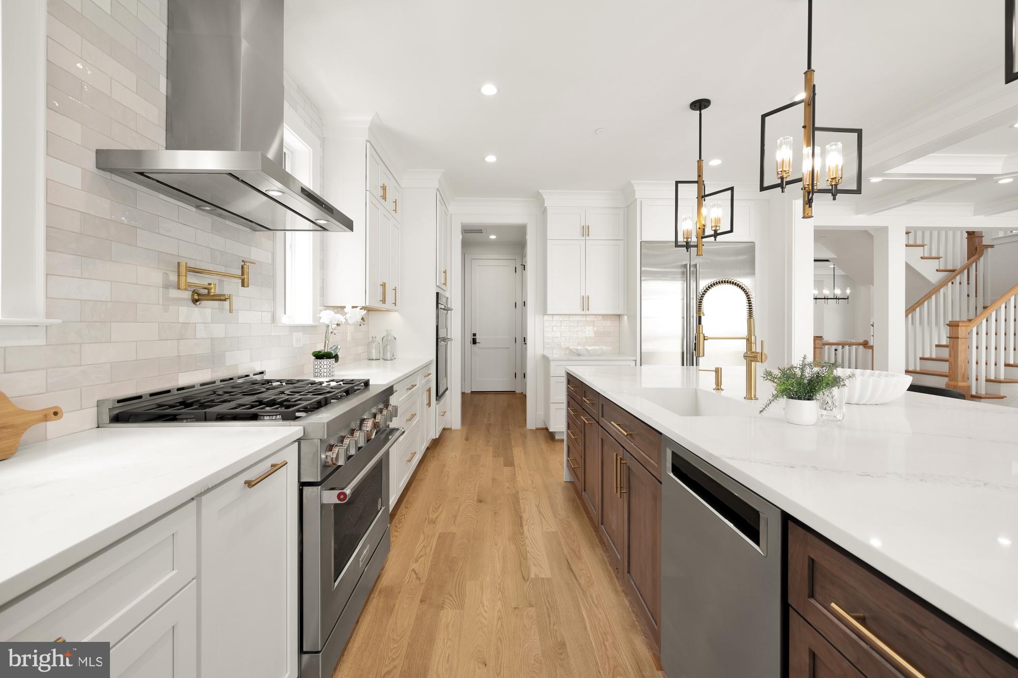 KENSINGTON ESTATES - Residential