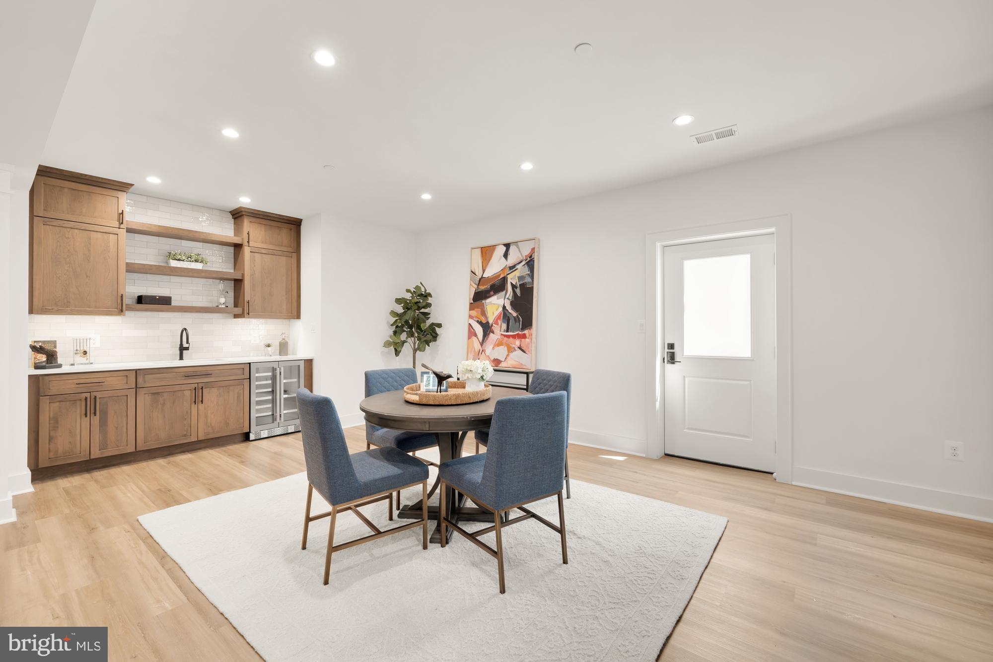 KENSINGTON ESTATES - Residential