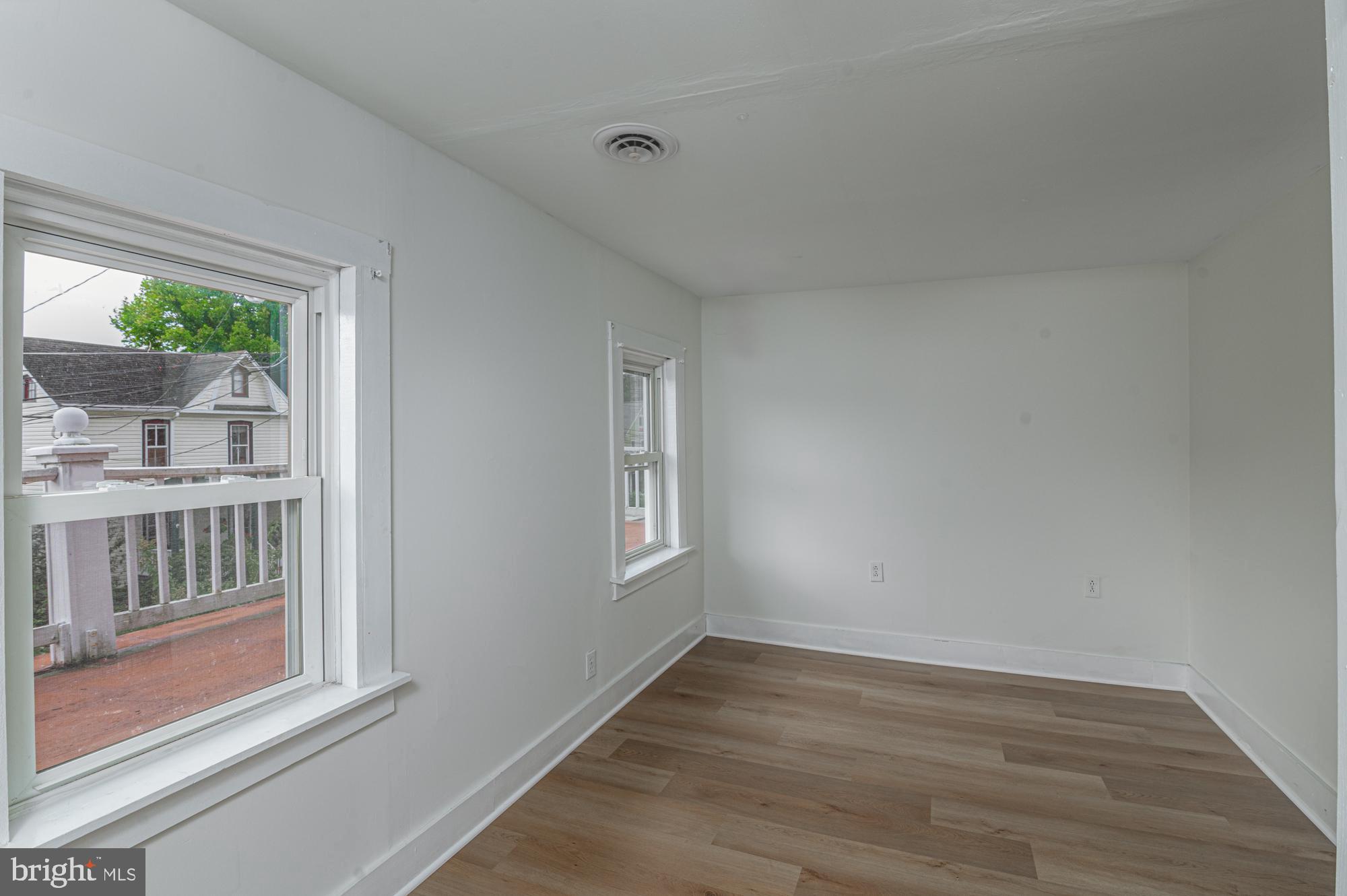 DOWNTOWN BRUNSWICK - Residential