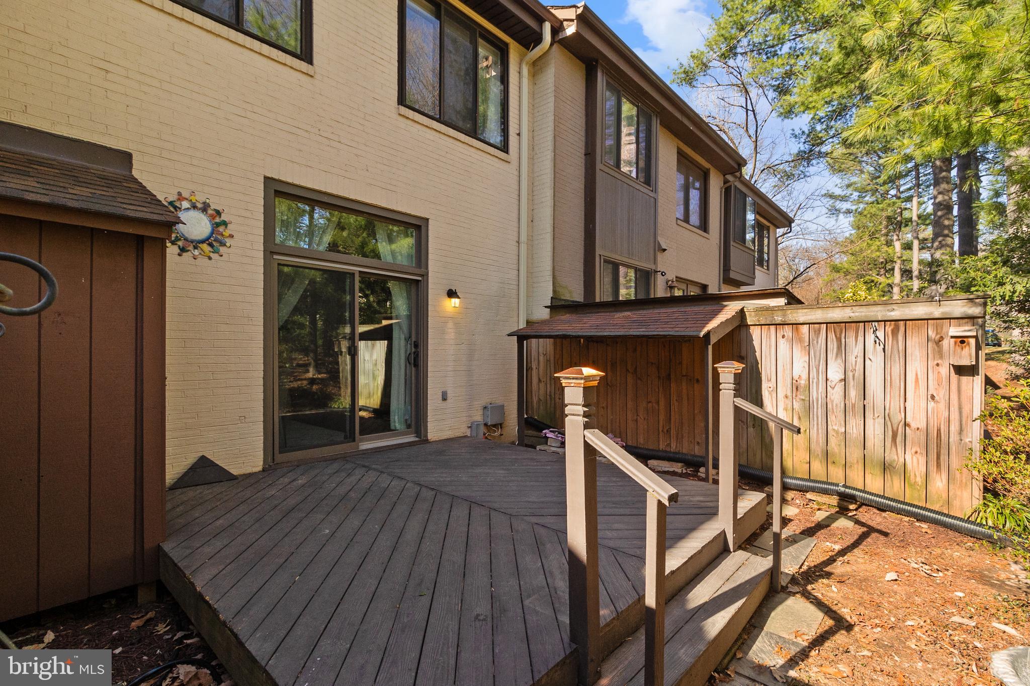 RESTON - Residential