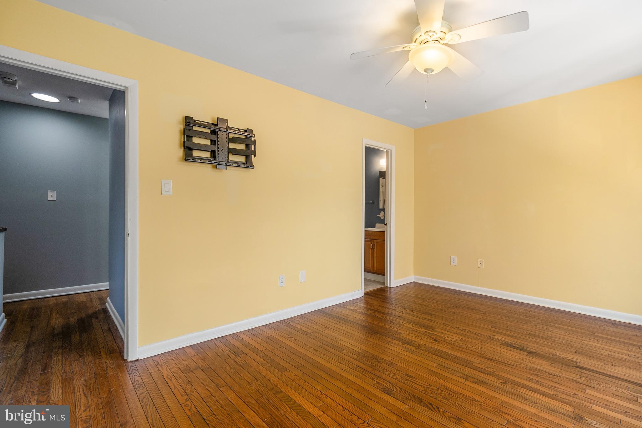 RESTON - Residential