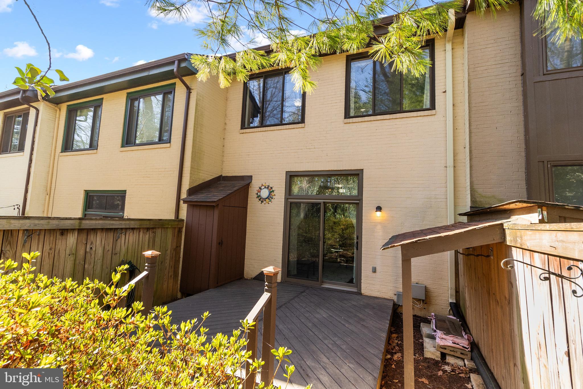 RESTON - Residential