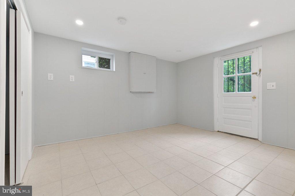 QUEENS CHAPEL MANOR - Residential