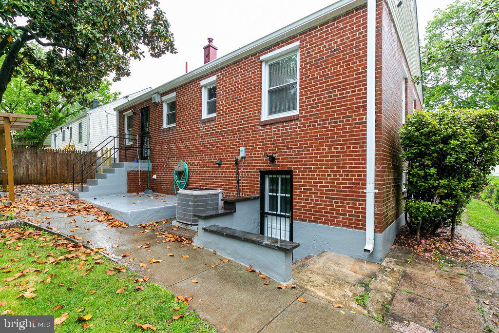 QUEENS CHAPEL MANOR - Residential