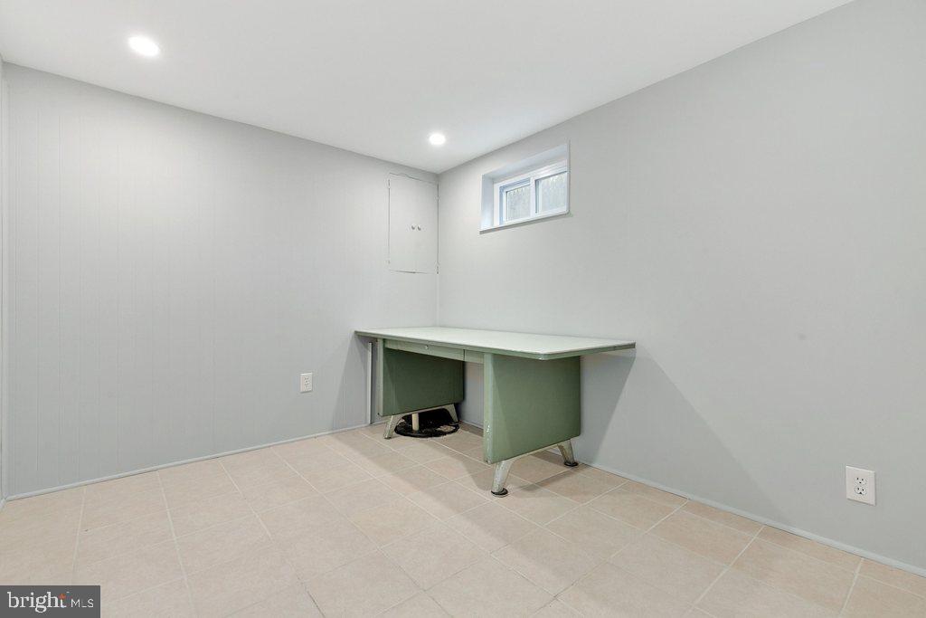 QUEENS CHAPEL MANOR - Residential