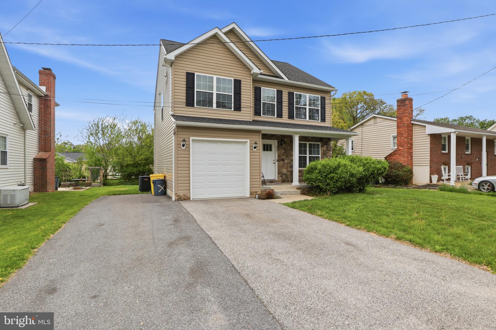 821 N BROADVIEW BOULEVARD