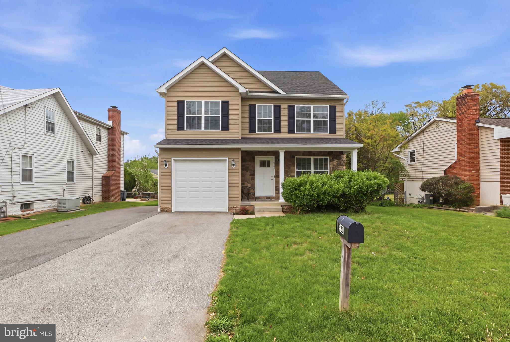 821 N BROADVIEW BOULEVARD