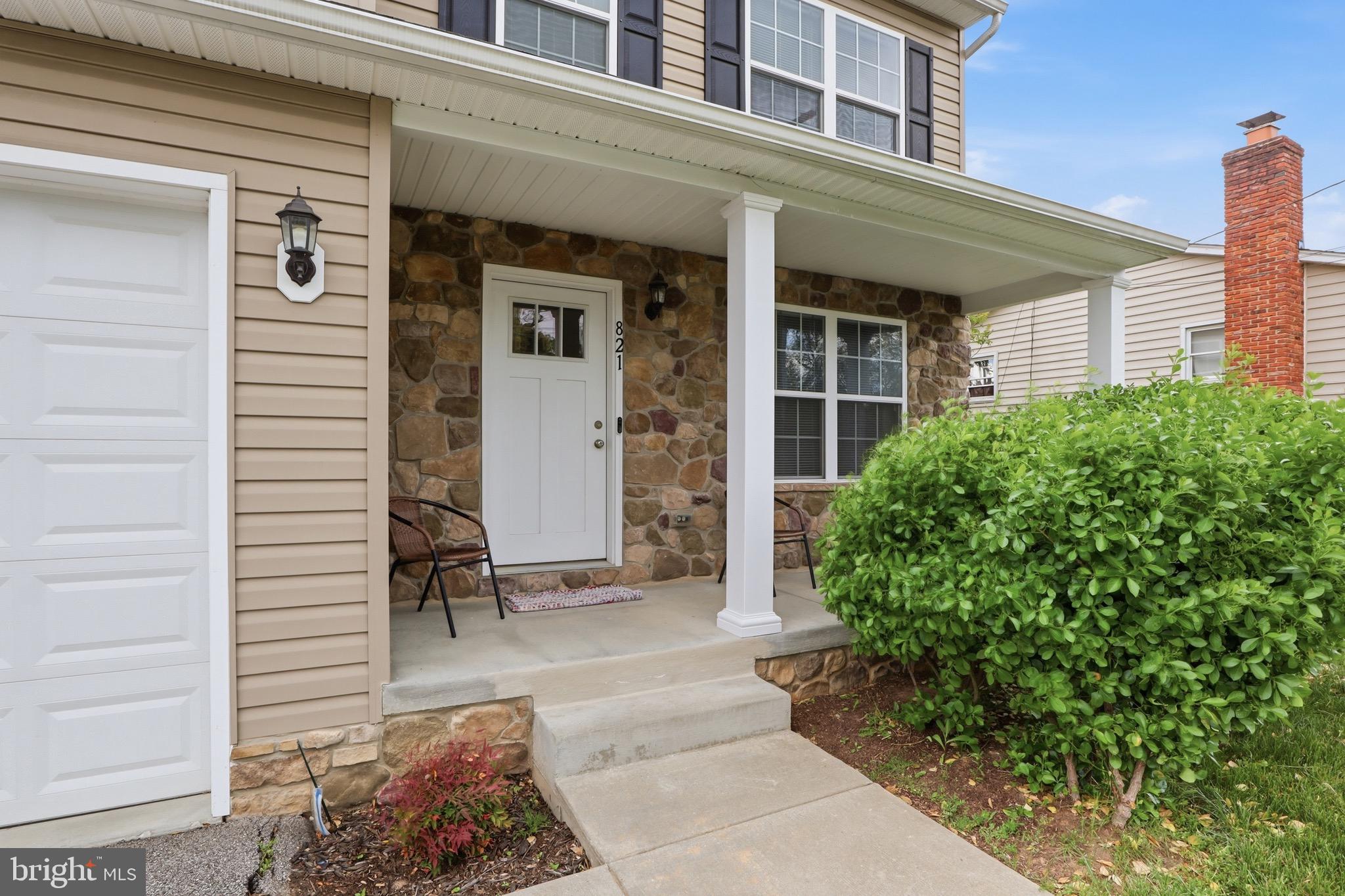 821 N BROADVIEW BOULEVARD