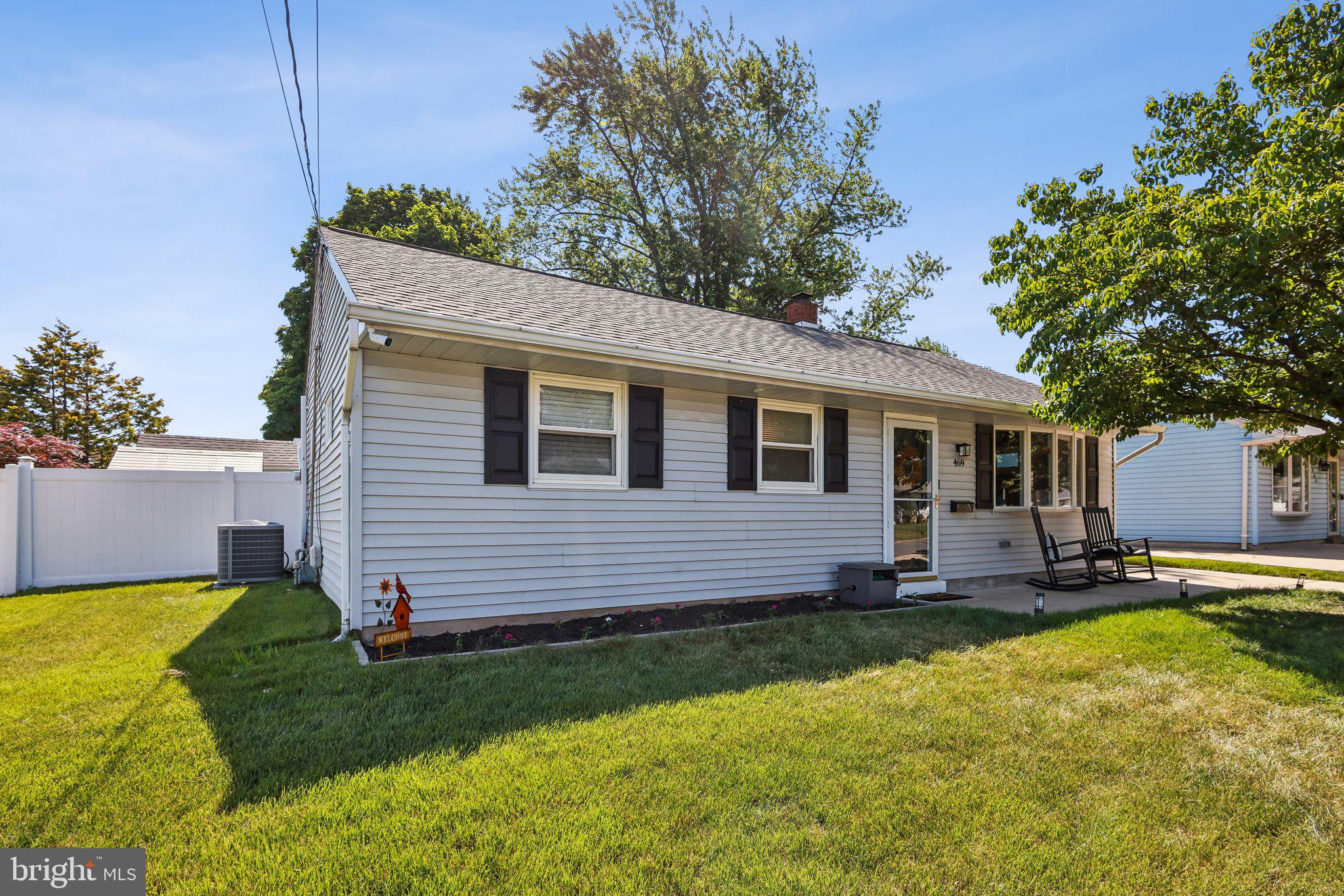 469 WINDSOR DRIVE