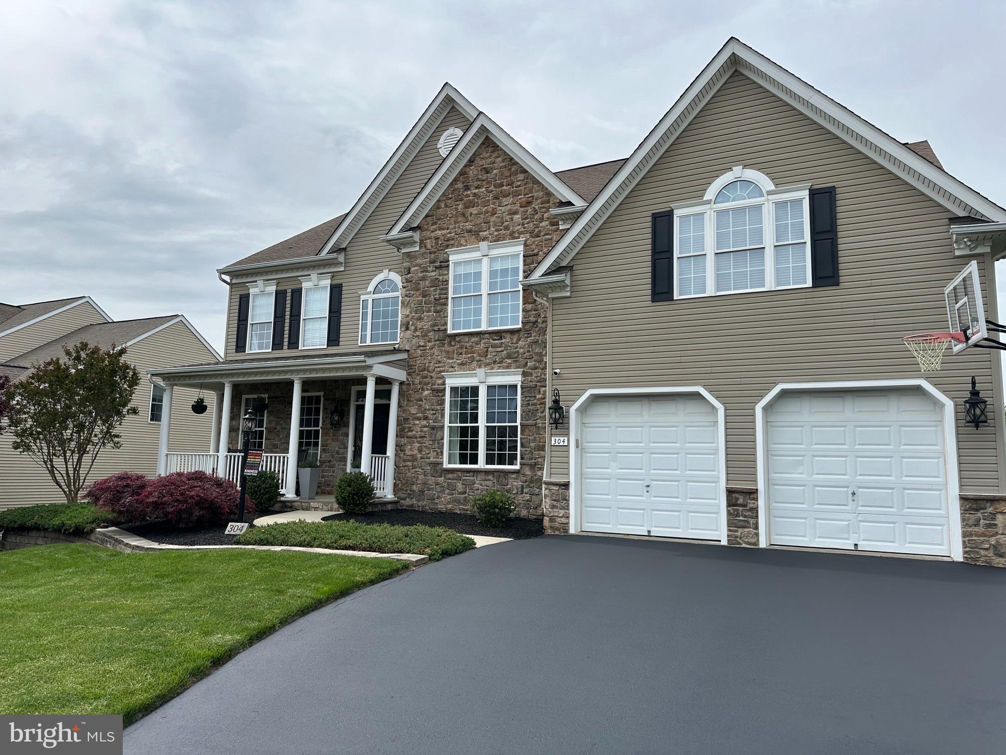 304 SADDLEBACK TRAIL