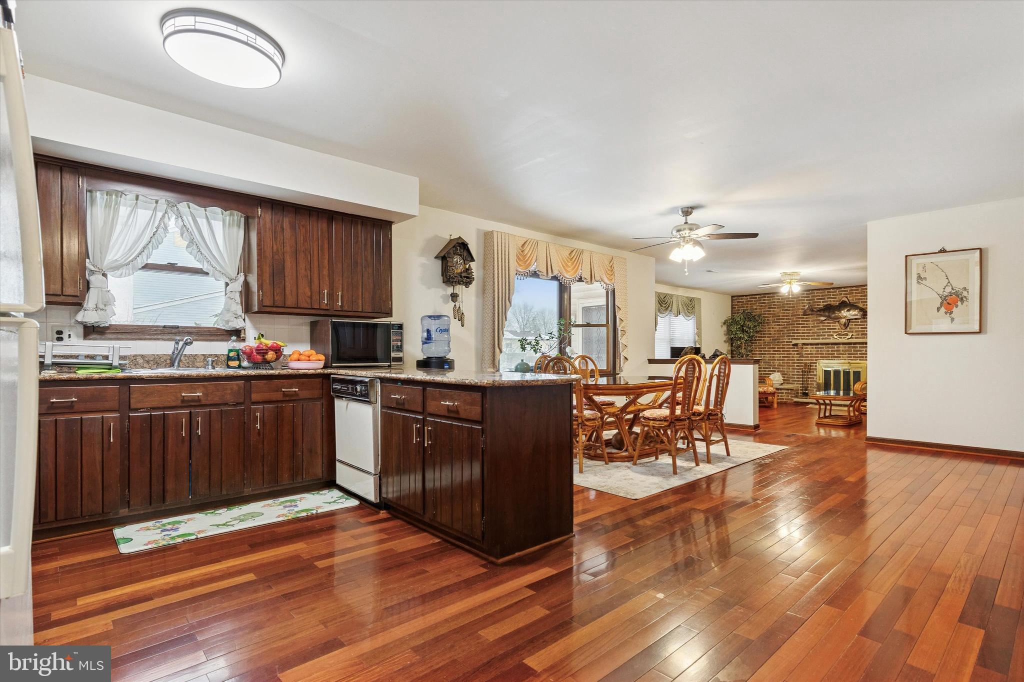 MOUNTAIN VIEW - Residential