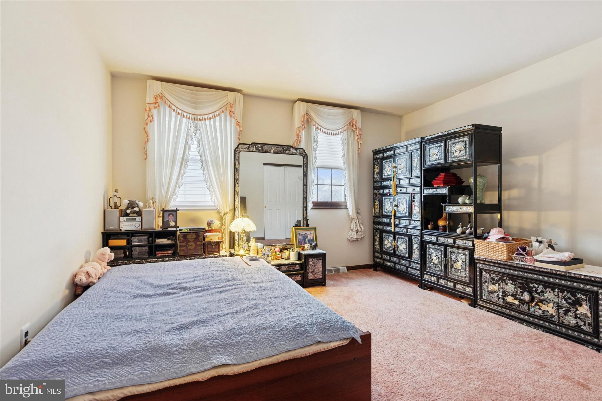 MOUNTAIN VIEW - Residential