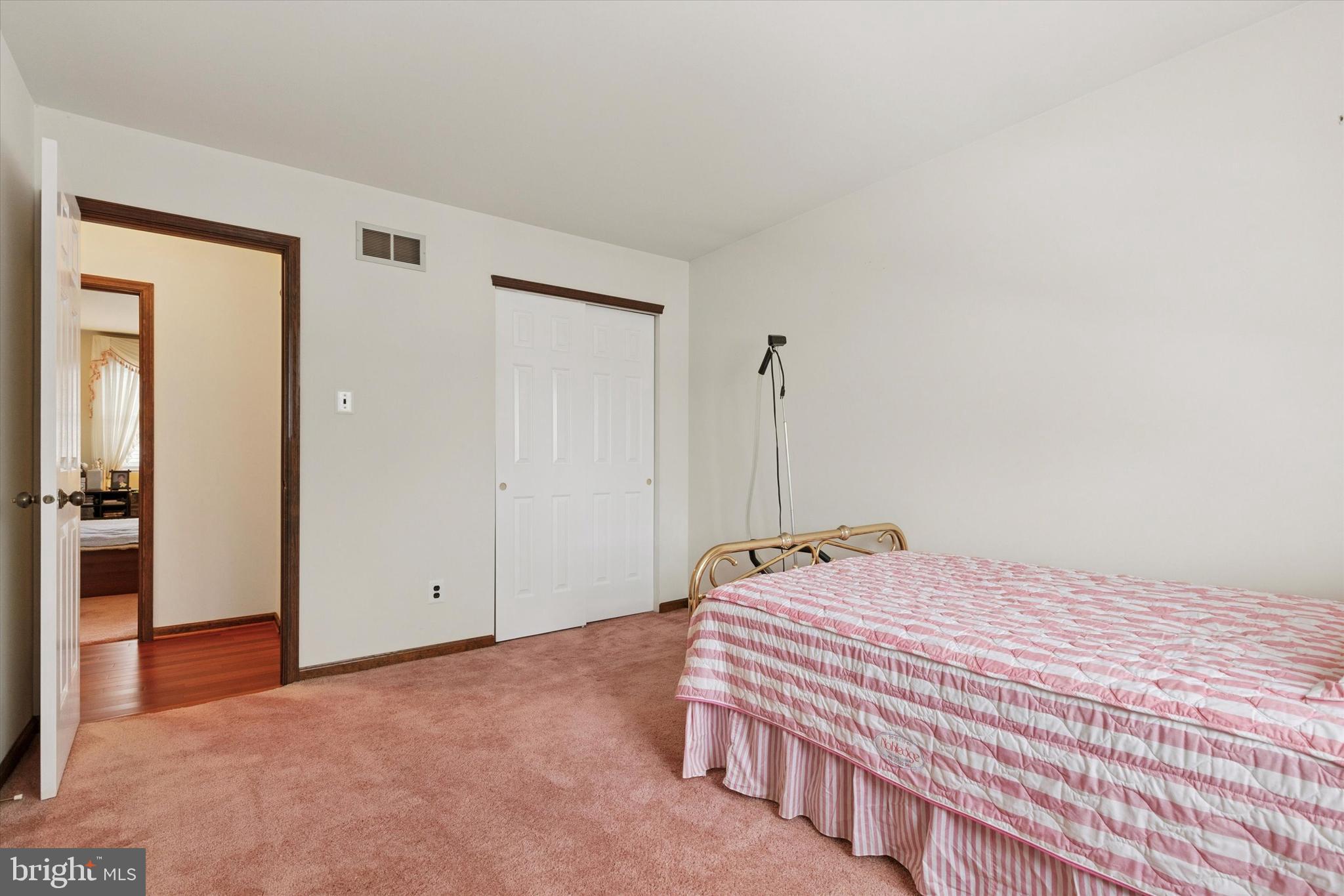 MOUNTAIN VIEW - Residential