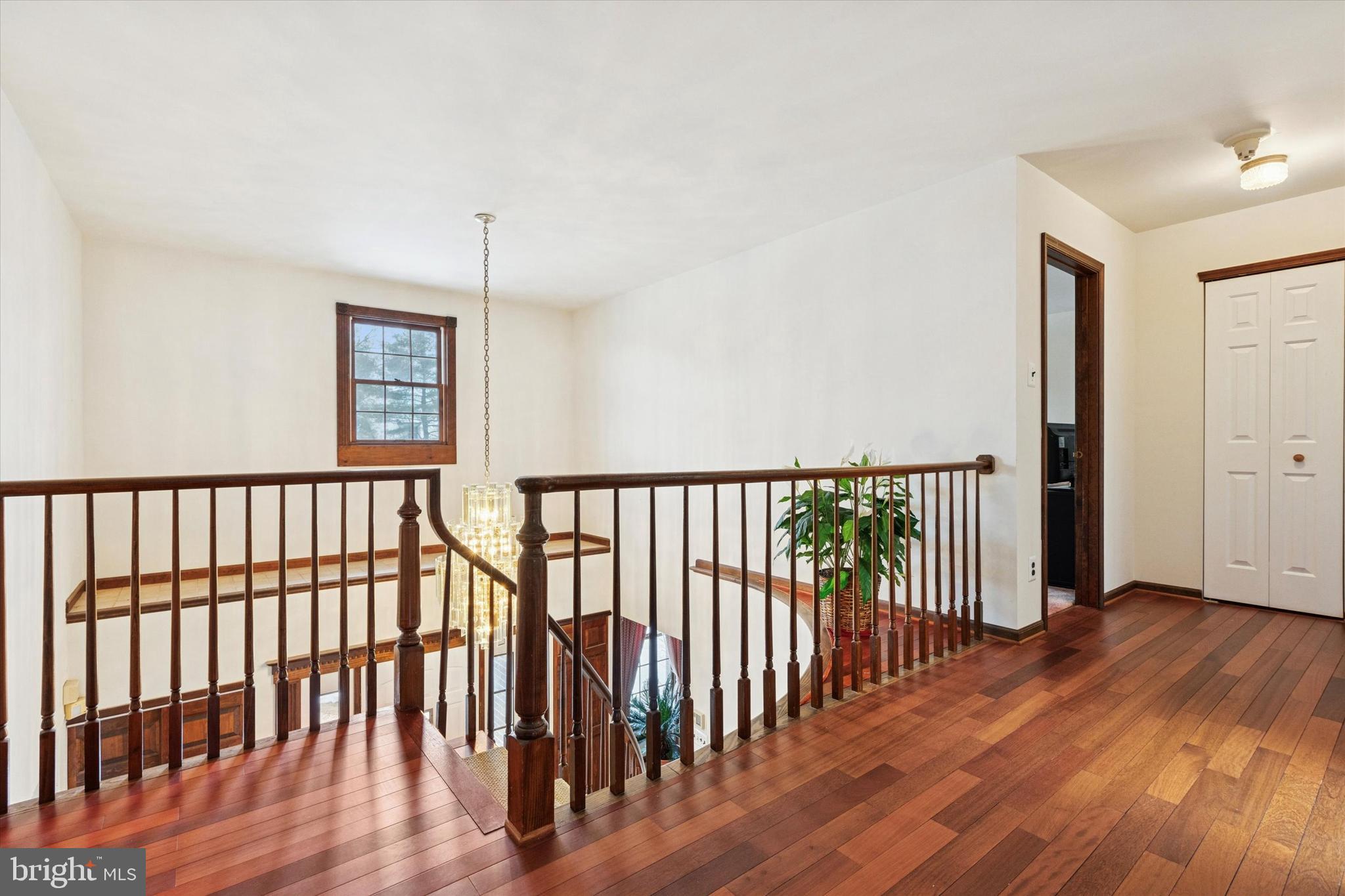 MOUNTAIN VIEW - Residential