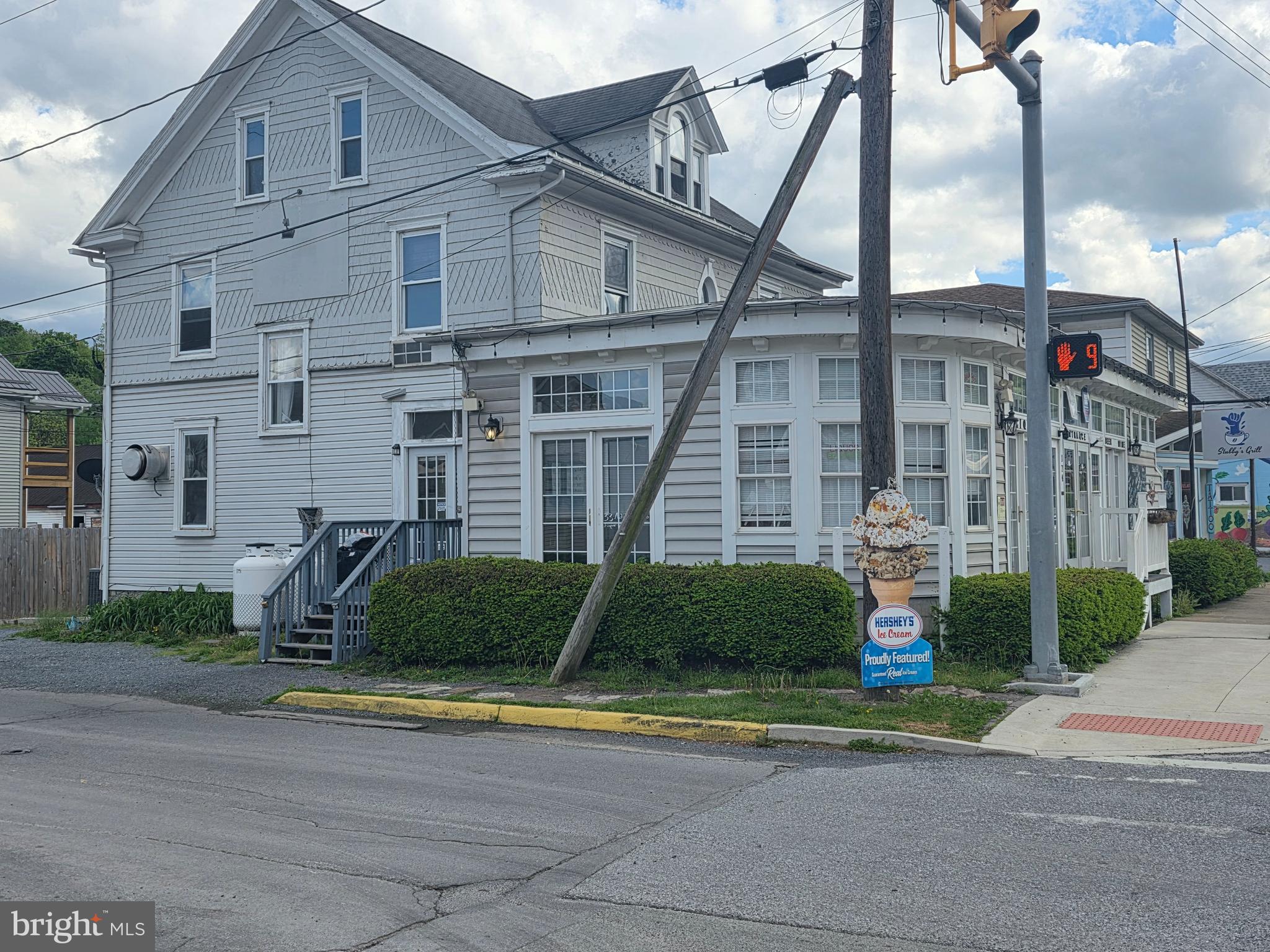 174 N WASHINGTON STREET